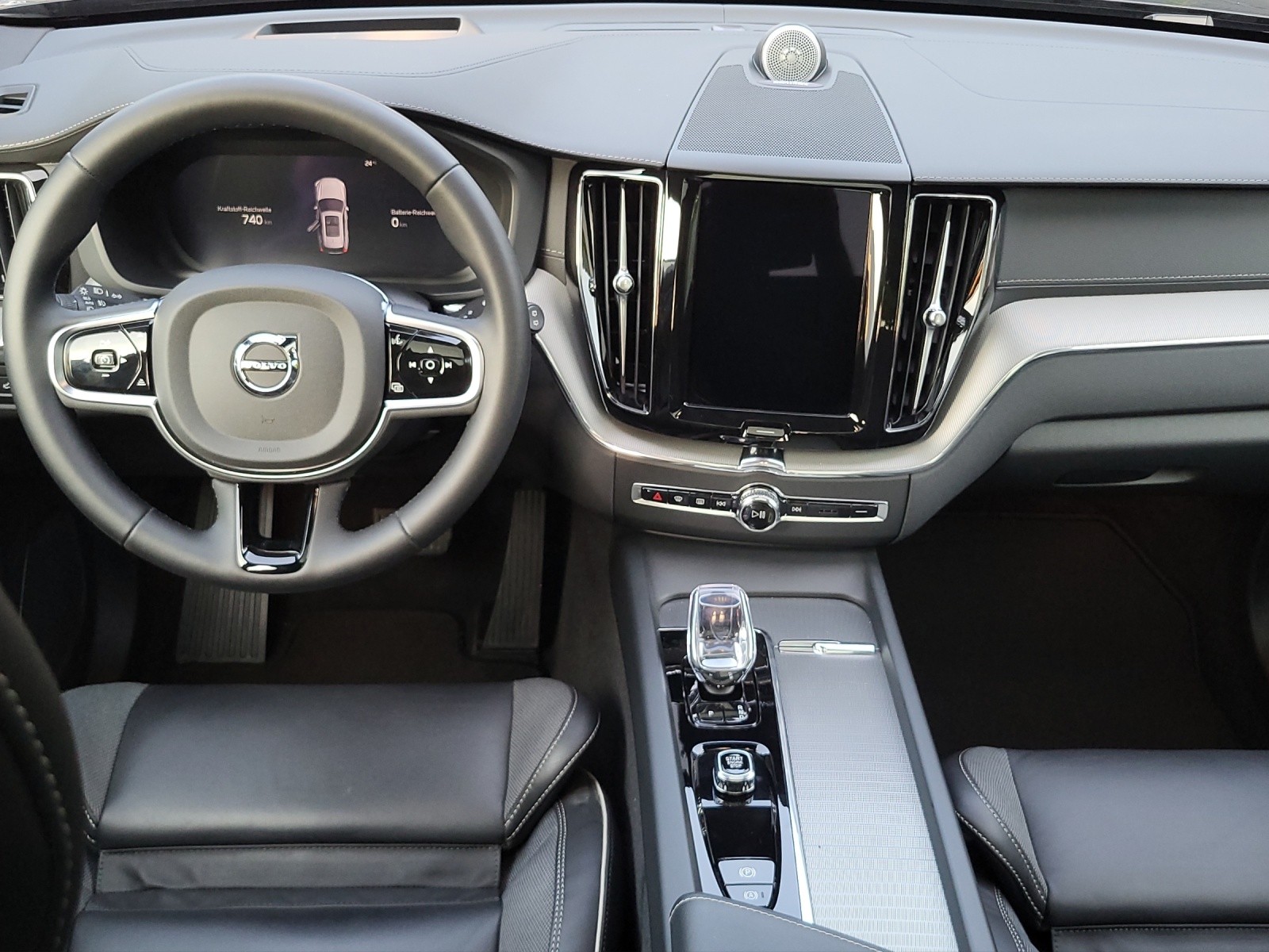 VOLVO XC60 2.0 T8 TE XCENTRIC Black Edition eAWD-image-13