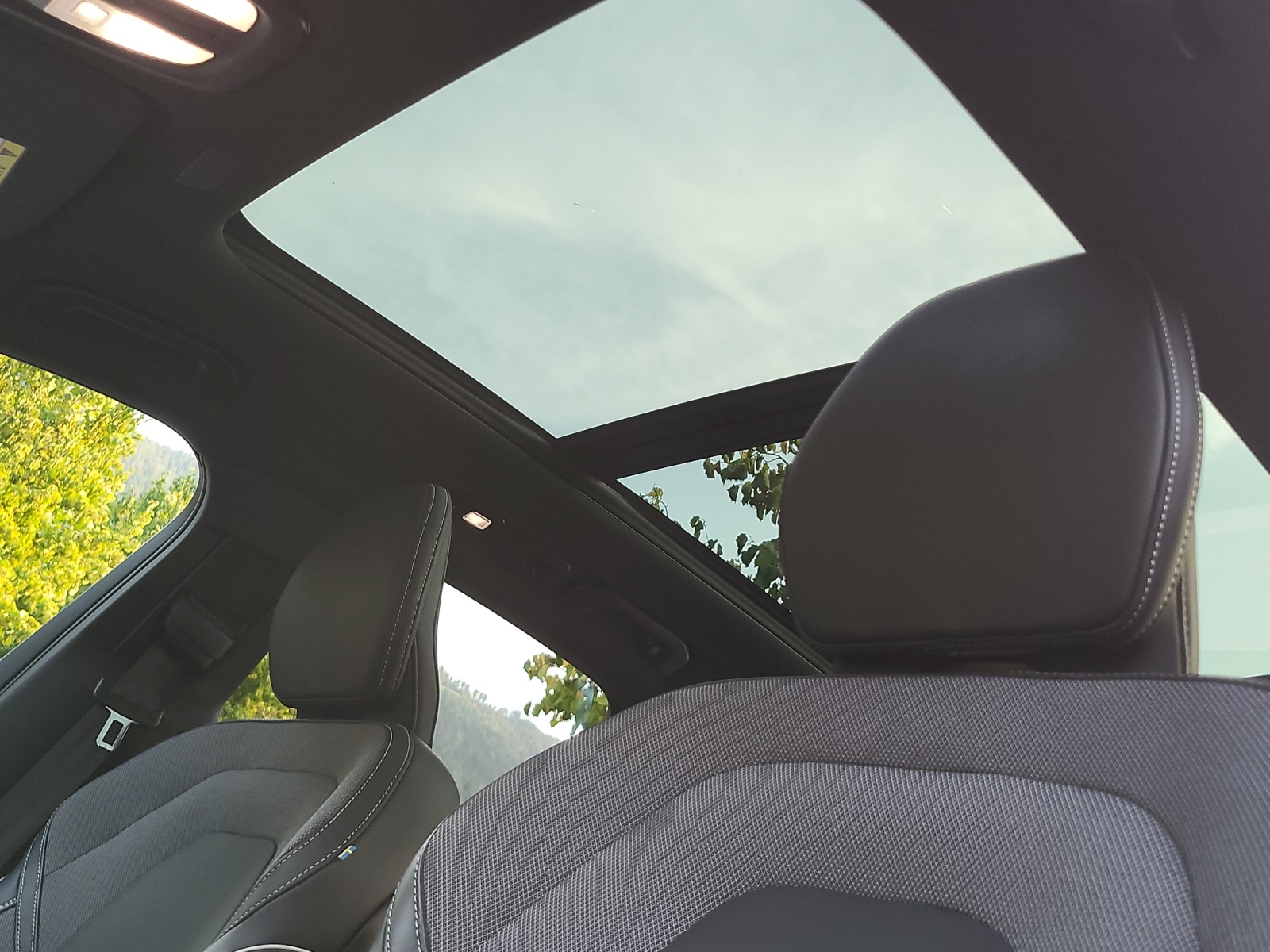 VOLVO XC60 2.0 T8 TE XCENTRIC Black Edition eAWD-image-17