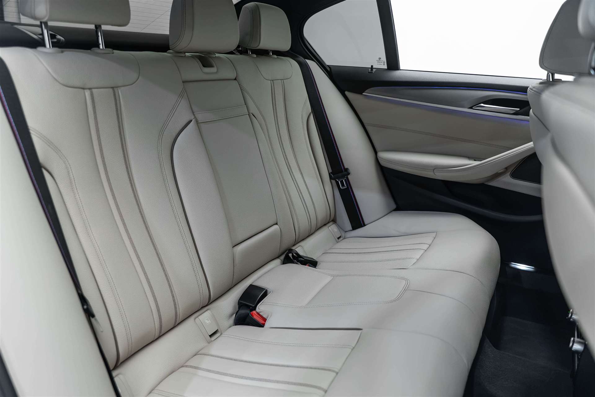 BMW BMW 540d xDrive 48V M Sport Pro Steptronic-image-13