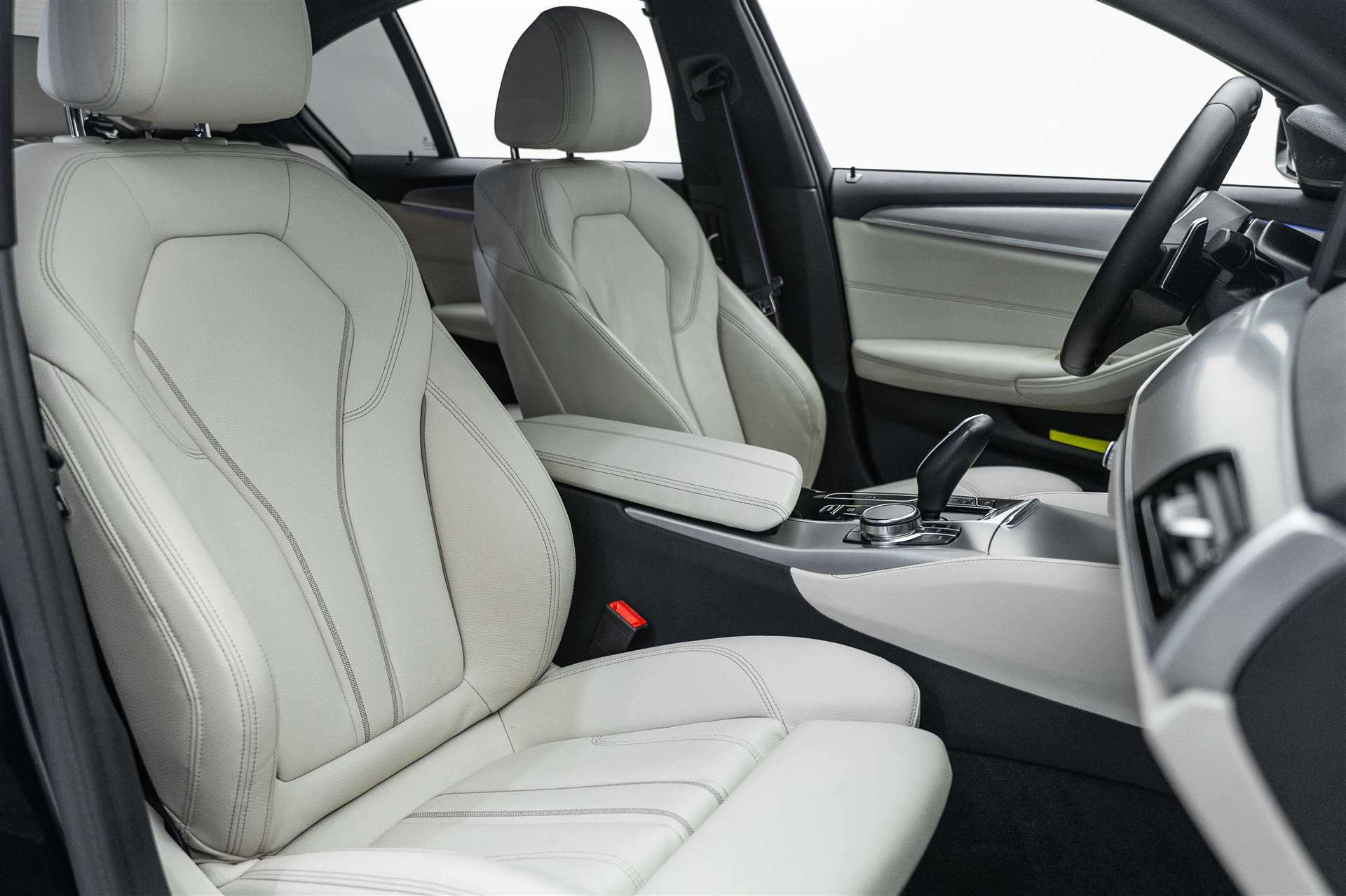 BMW BMW 540d xDrive 48V M Sport Pro Steptronic-image-11