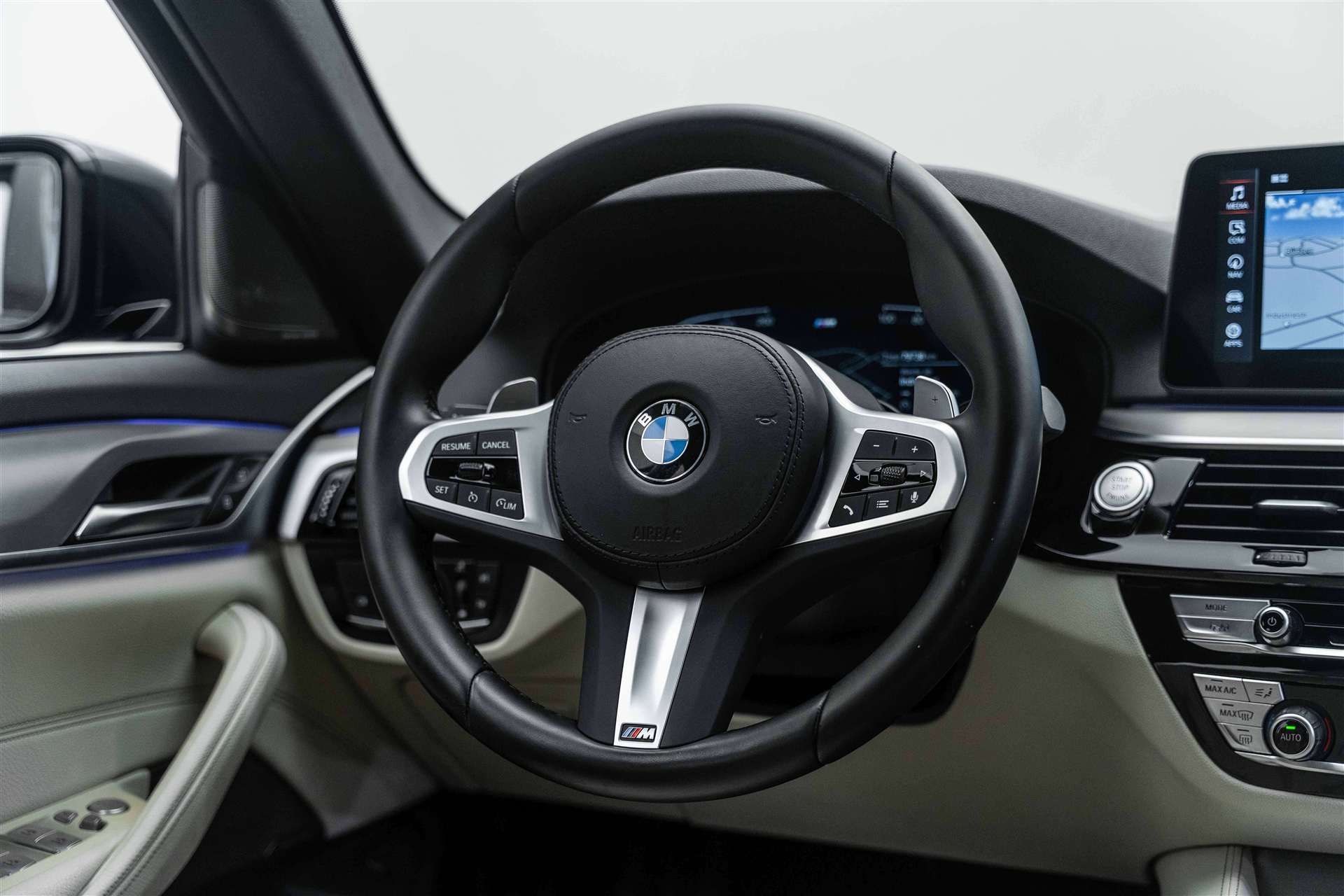 BMW BMW 540d xDrive 48V M Sport Pro Steptronic-image-9
