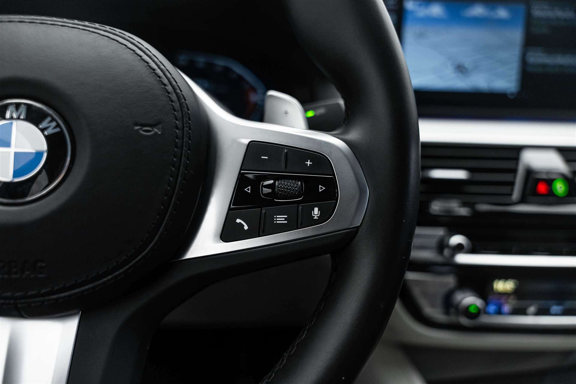 BMW BMW 540d xDrive 48V M Sport Pro Steptronic-image-15