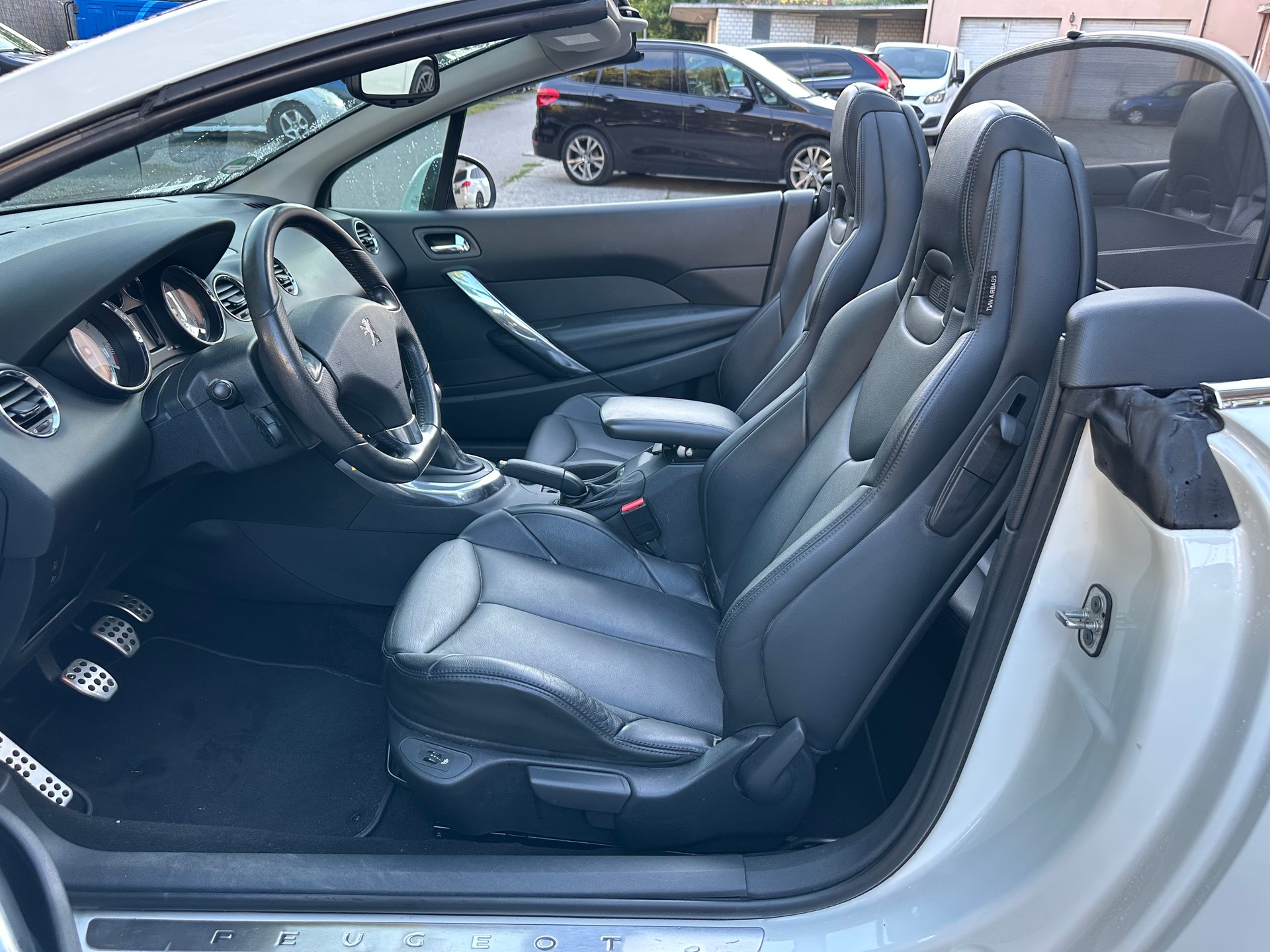 PEUGEOT 308 CC 1.6 16V Turbo Sport Pack-image-11