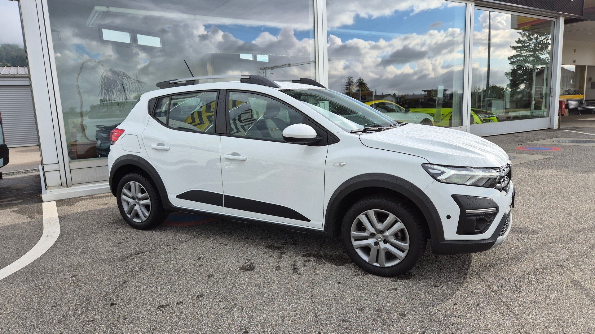 DACIA Sandero Stepway TCe 90 Comfort CVT-image-1