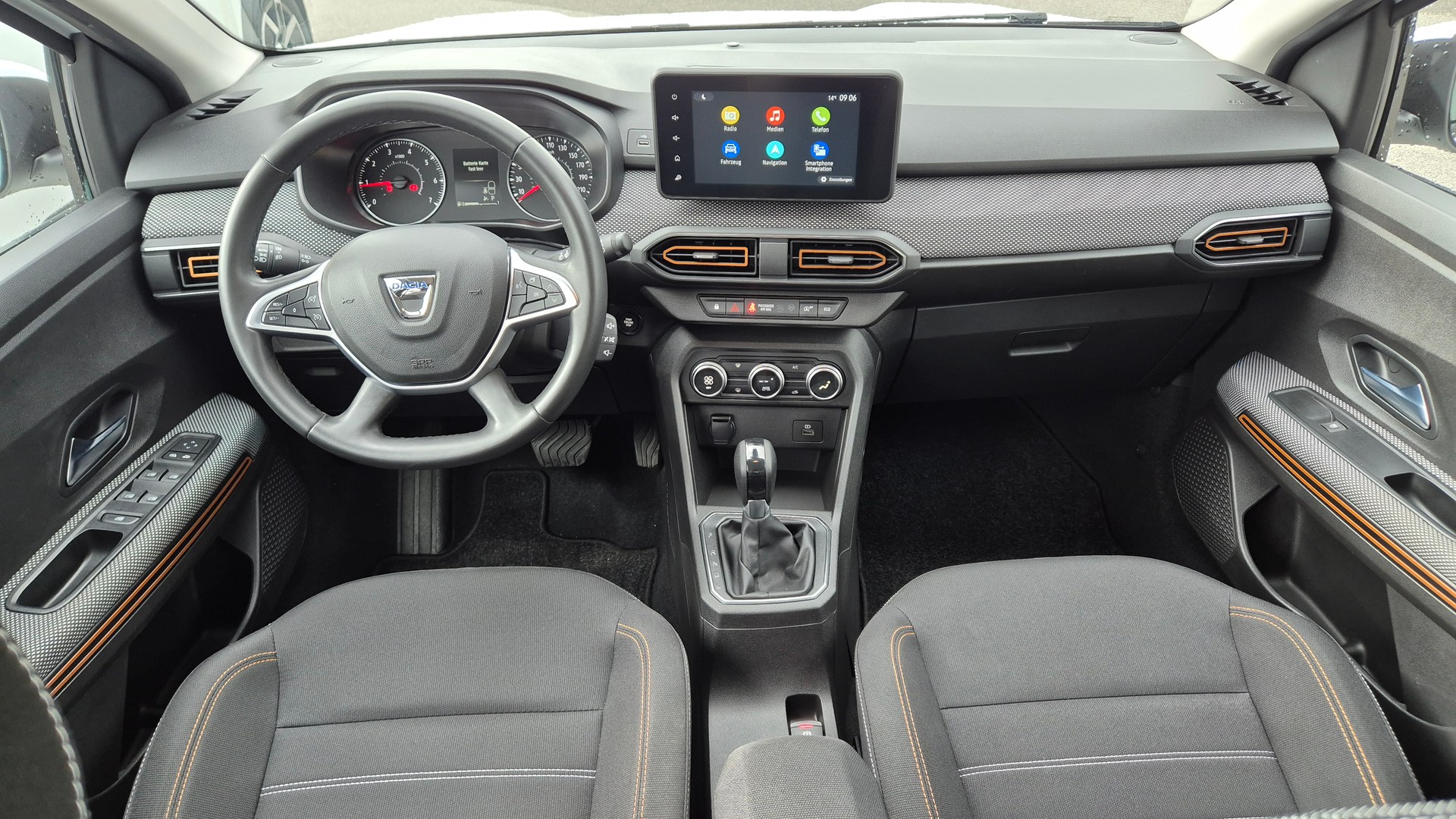 DACIA Sandero Stepway TCe 90 Comfort CVT-image-6