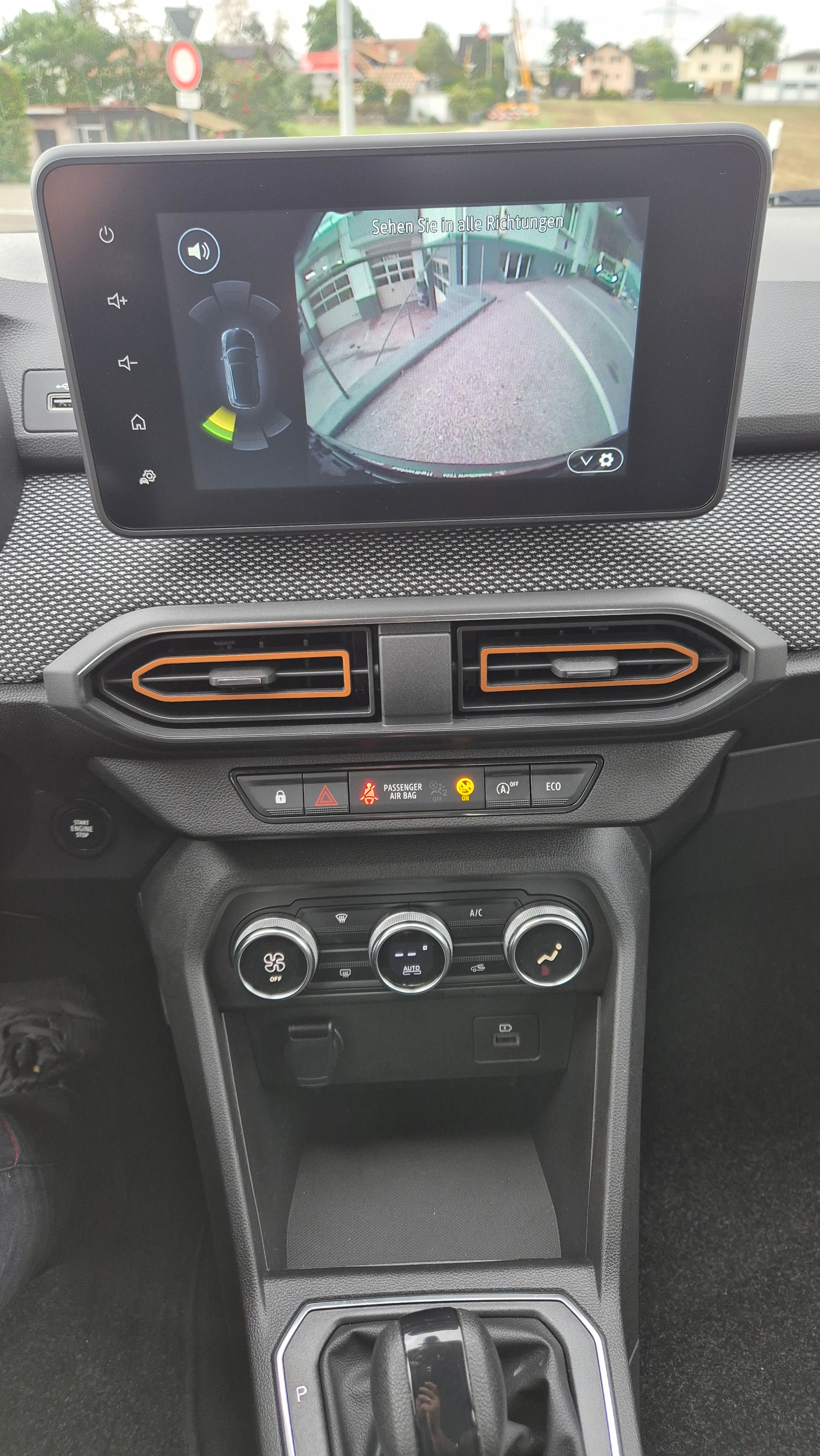 DACIA Sandero Stepway TCe 90 Comfort CVT-image-9