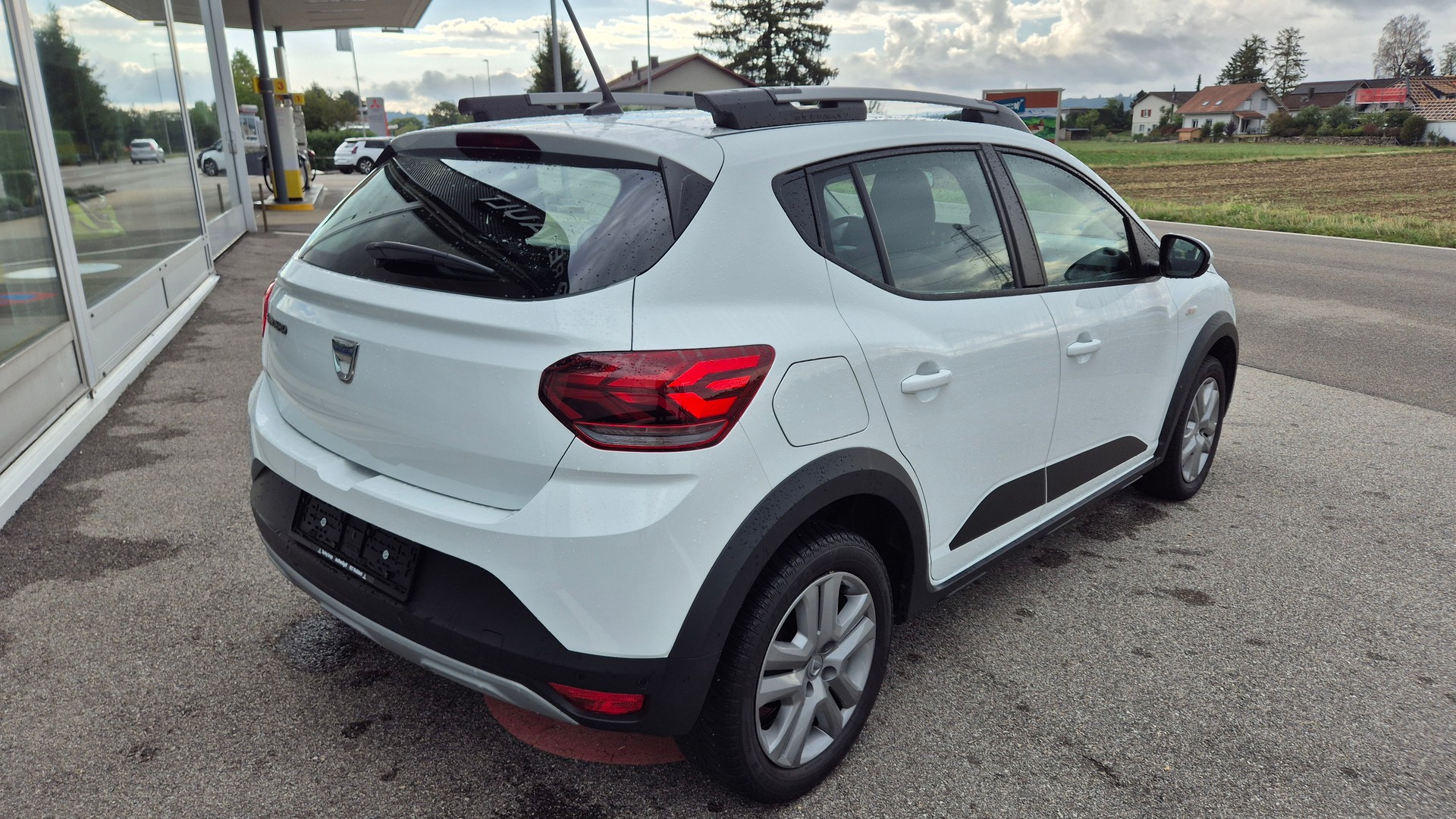 DACIA Sandero Stepway TCe 90 Comfort CVT-image-5