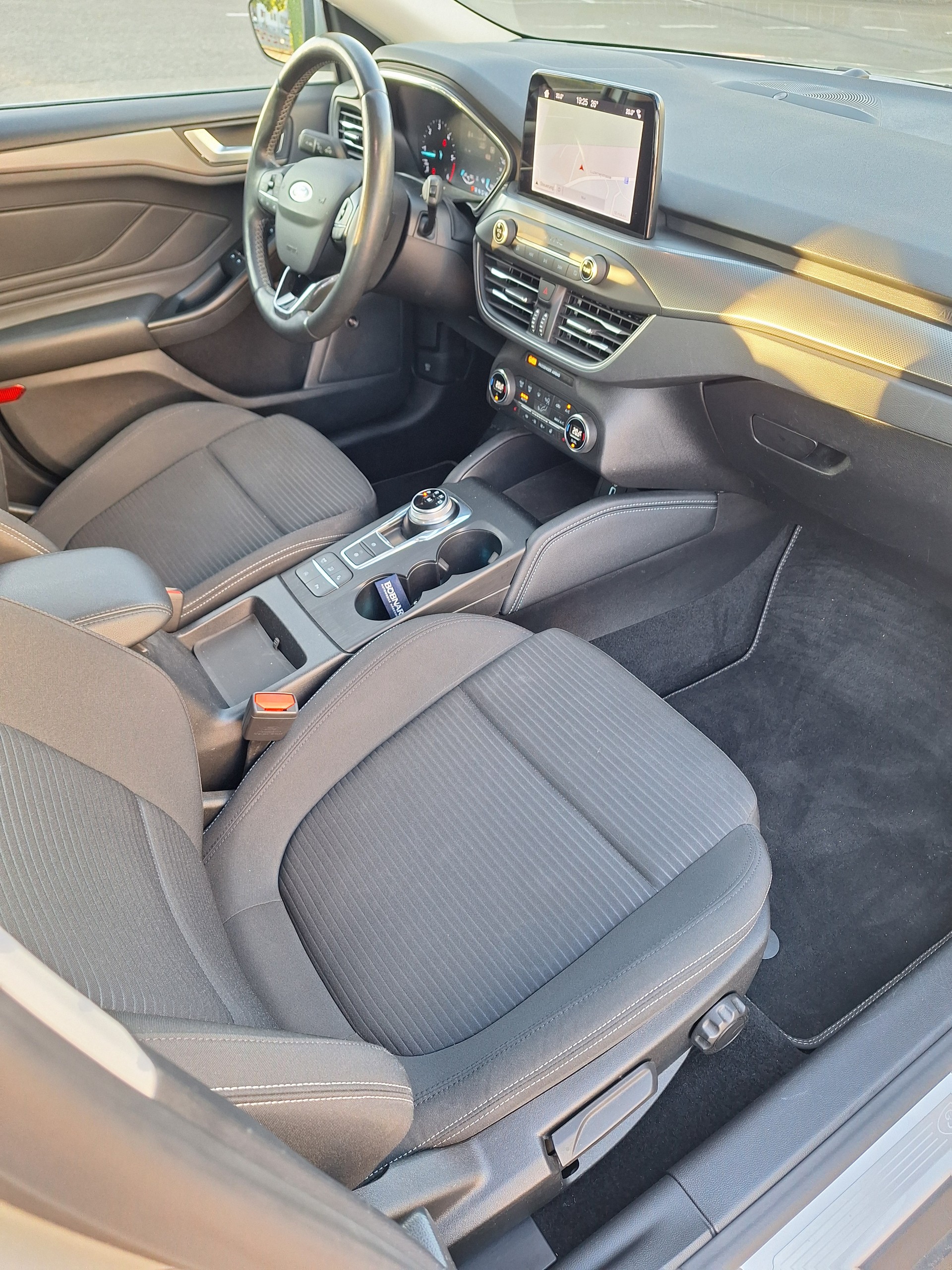 FORD Focus 2.0 TDCi Titanium Automatic-image-7