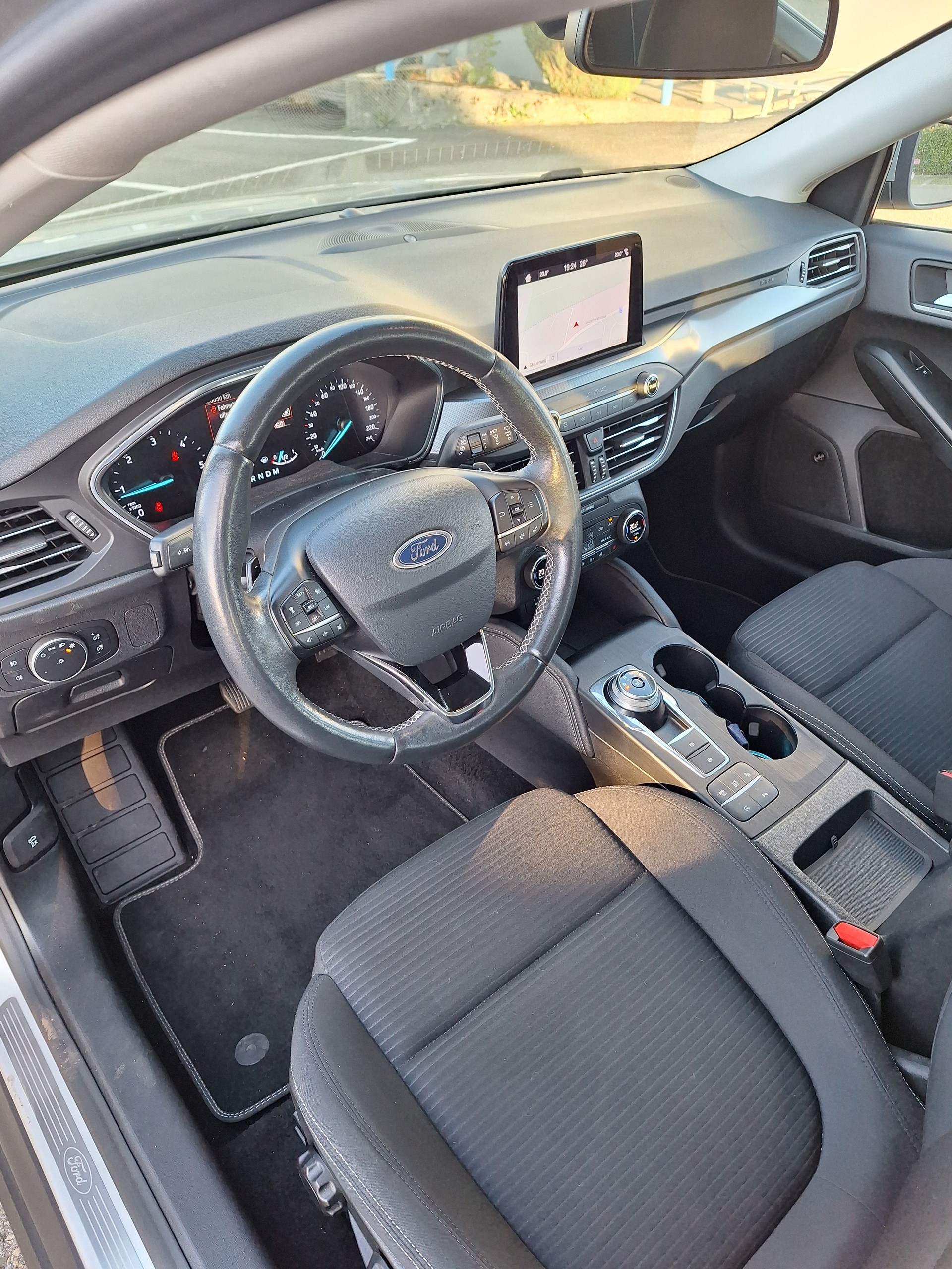FORD Focus 2.0 TDCi Titanium Automatic-image-4