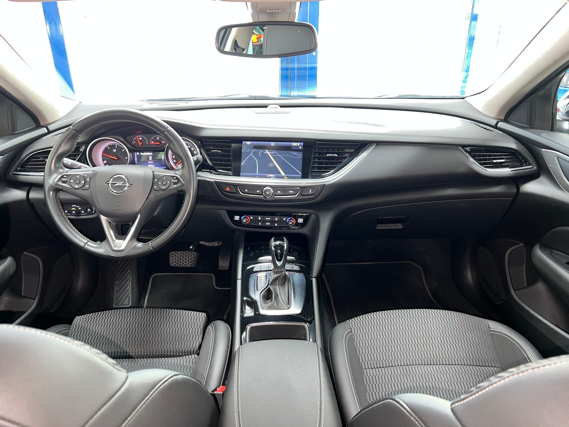 OPEL Insignia 2.0 CDTI Sports Tourer Edition Automatic-image-4