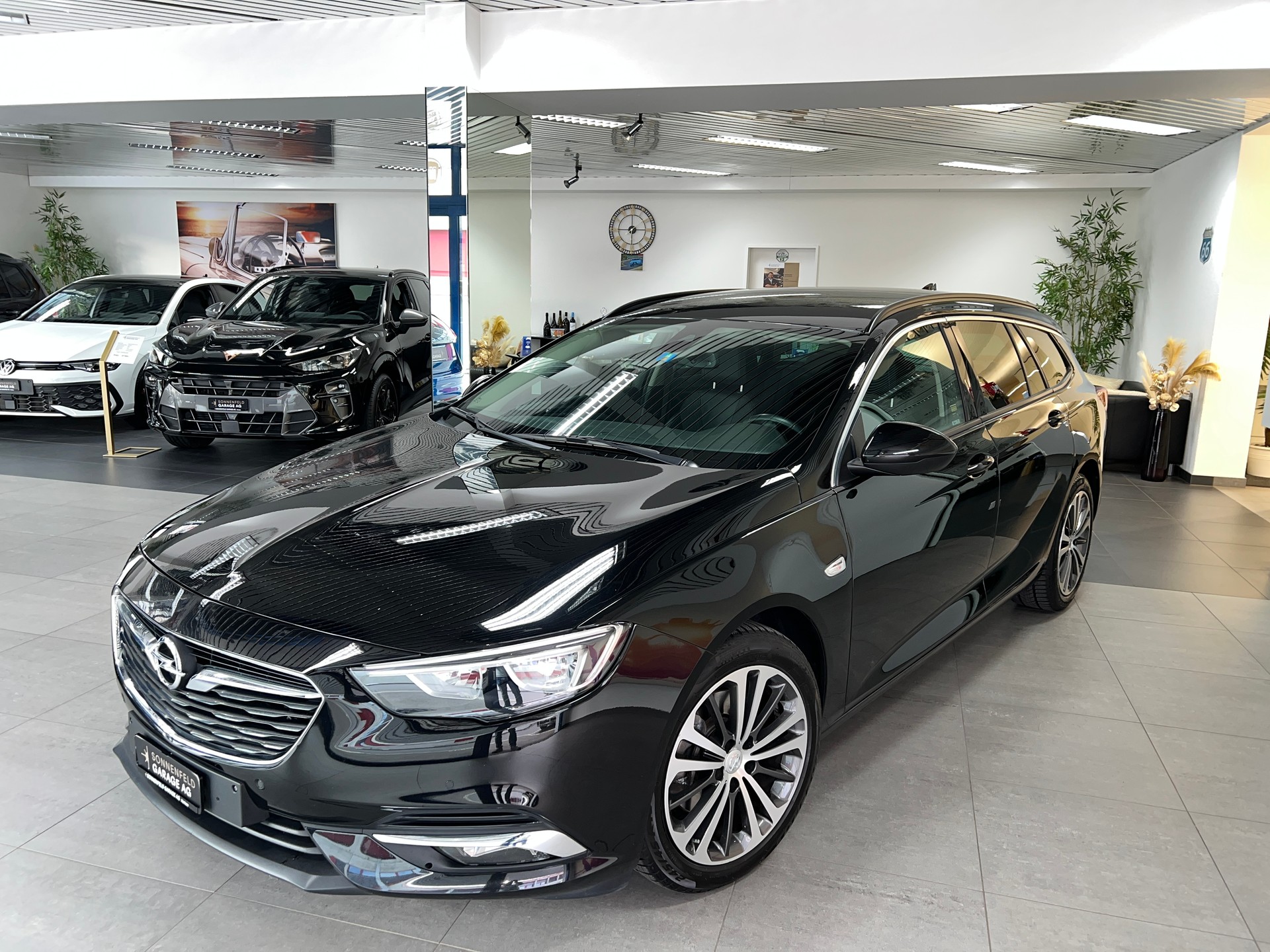 OPEL Insignia 2.0 CDTI Sports Tourer Edition Automatic-image-1