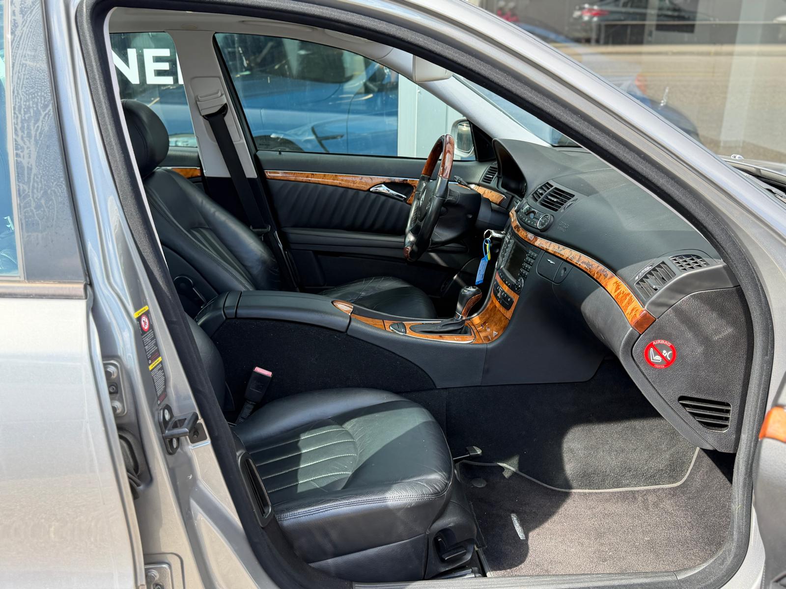 MERCEDES-BENZ E 320 CDI Elégance 4Matic Automatic-image-9