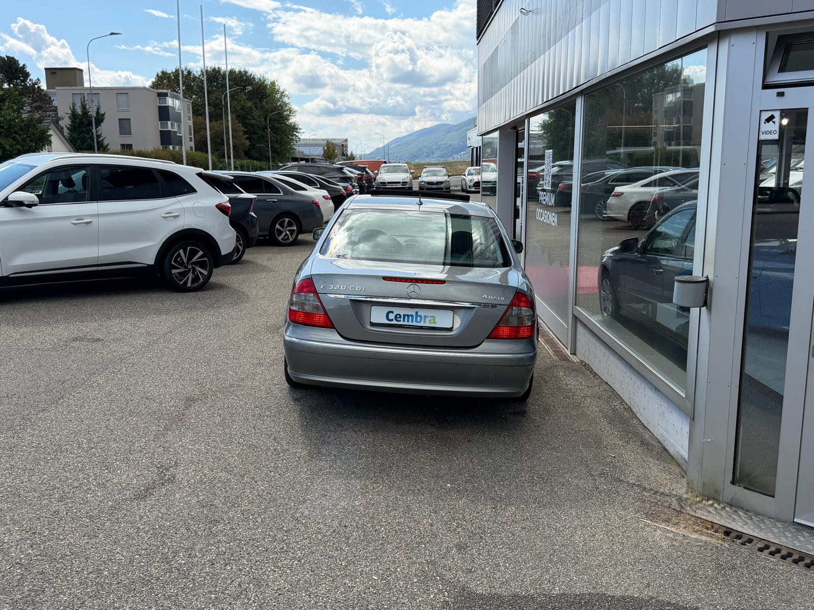 MERCEDES-BENZ E 320 CDI Elégance 4Matic Automatic-image-2