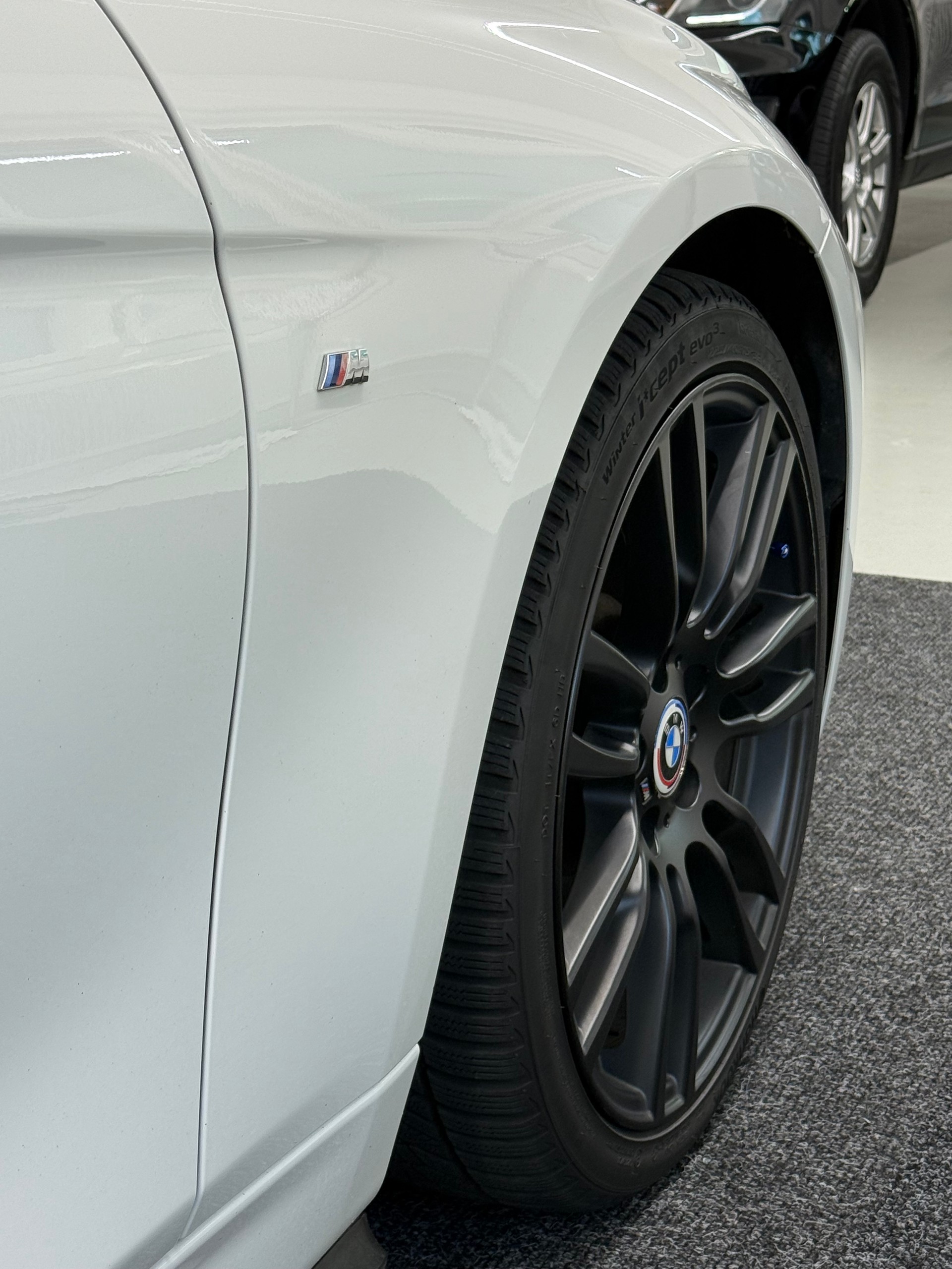 BMW 330d M-Paket Touring Steptronic xDrive-image-13