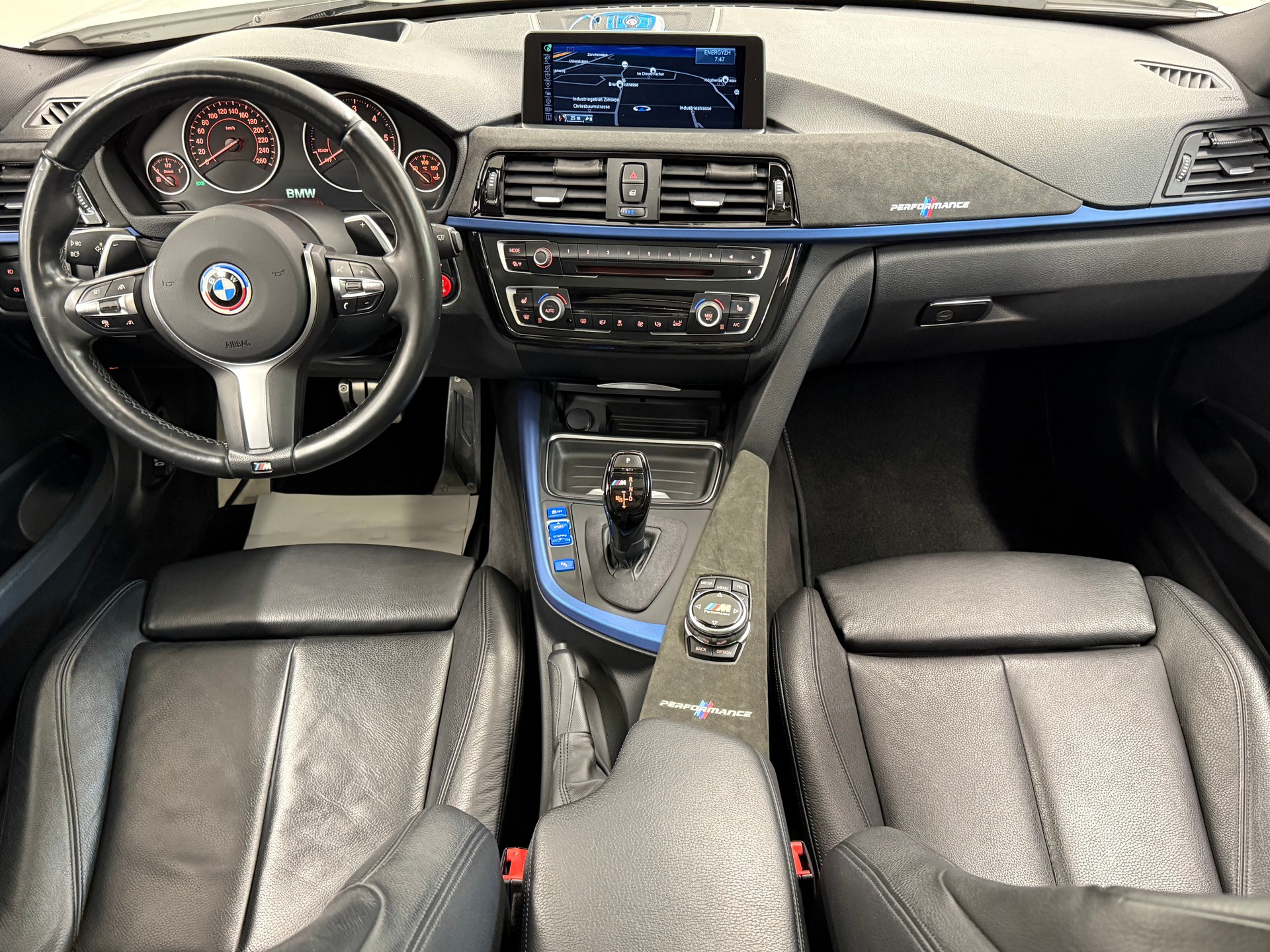 BMW 330d M-Paket Touring Steptronic xDrive-image-15