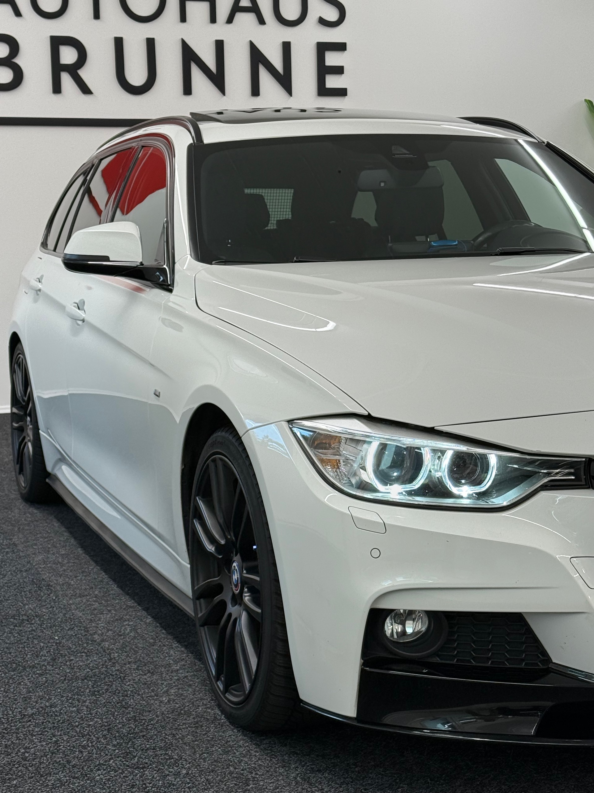 BMW 330d M-Paket Touring Steptronic xDrive-image-10