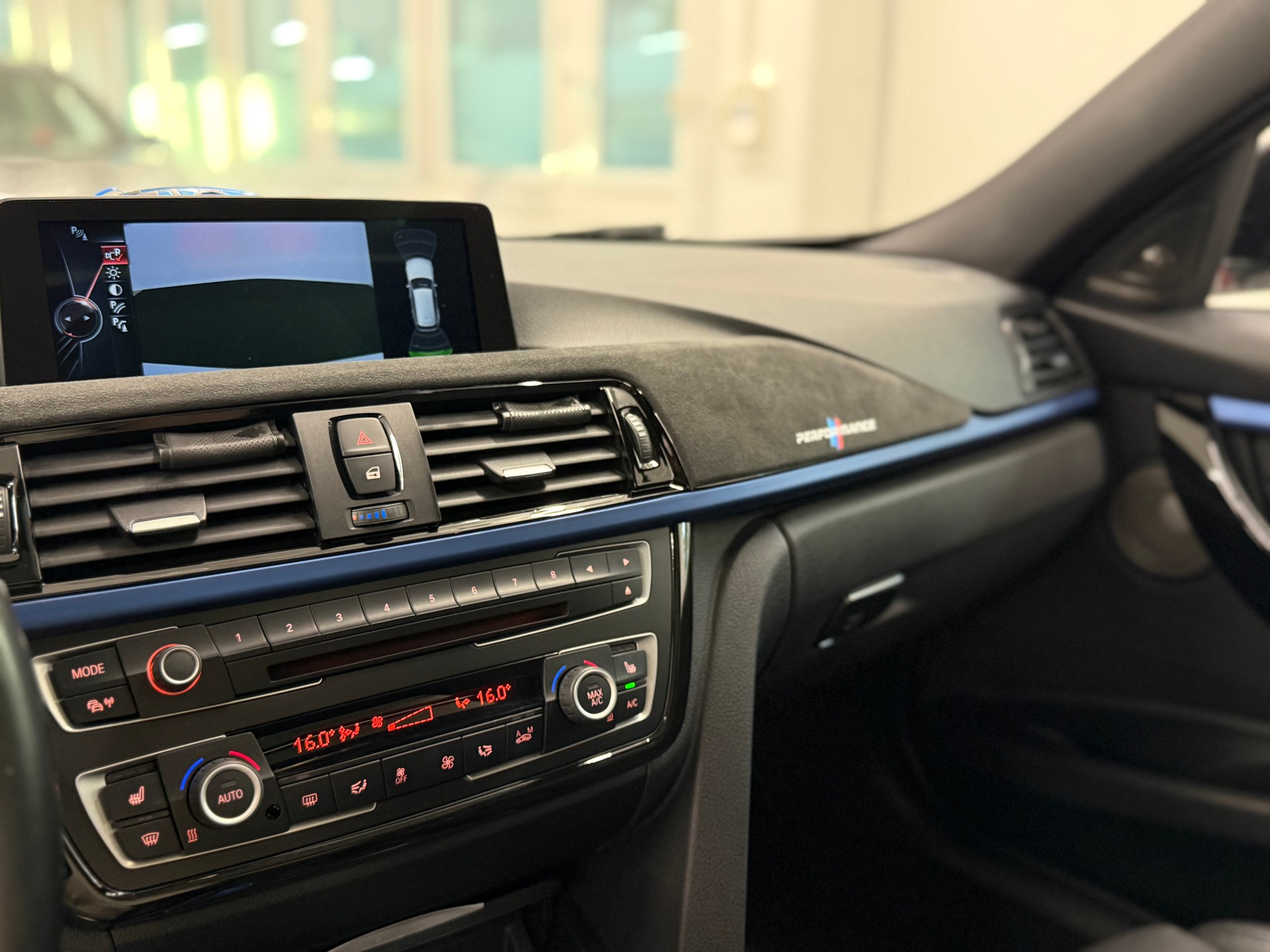 BMW 330d M-Paket Touring Steptronic xDrive-image-21
