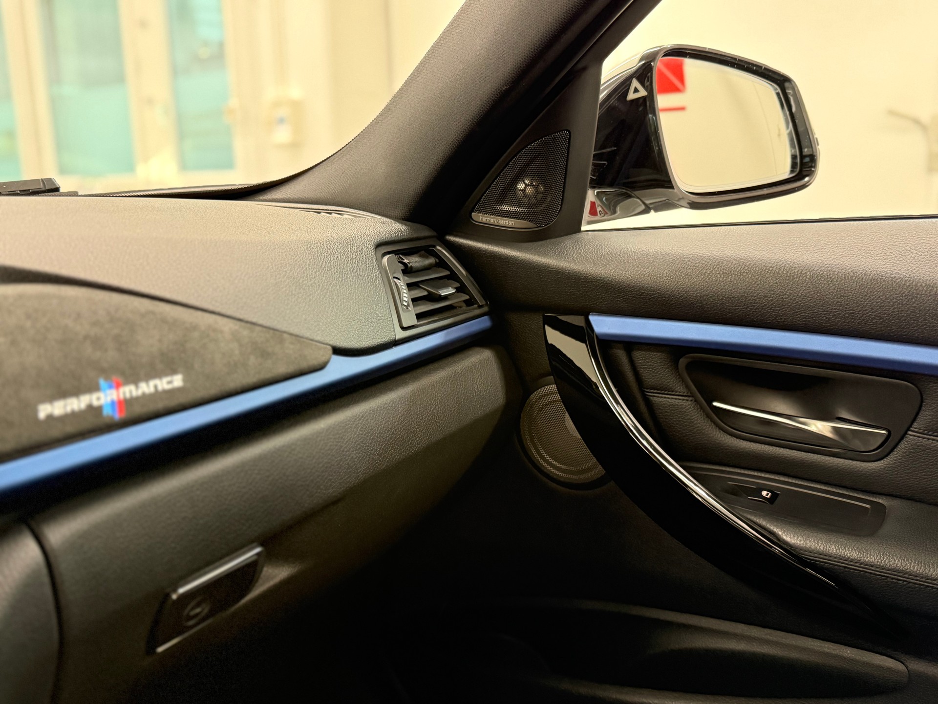 BMW 330d M-Paket Touring Steptronic xDrive-image-22