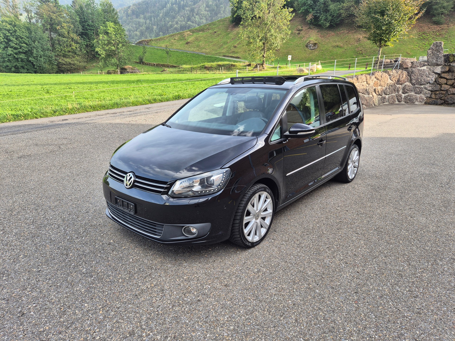 VW Touran 2.0 TDI Highline DSG-image-0