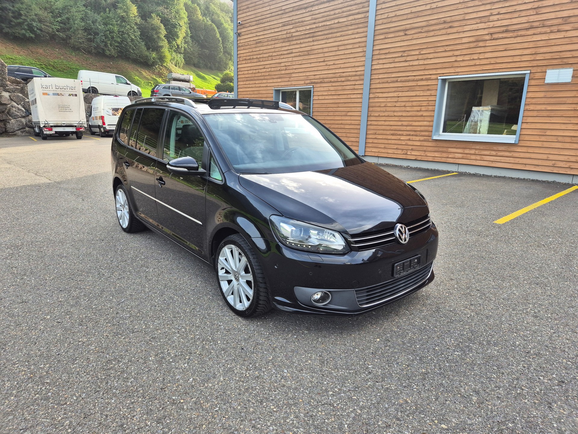VW Touran 2.0 TDI Highline DSG-image-4