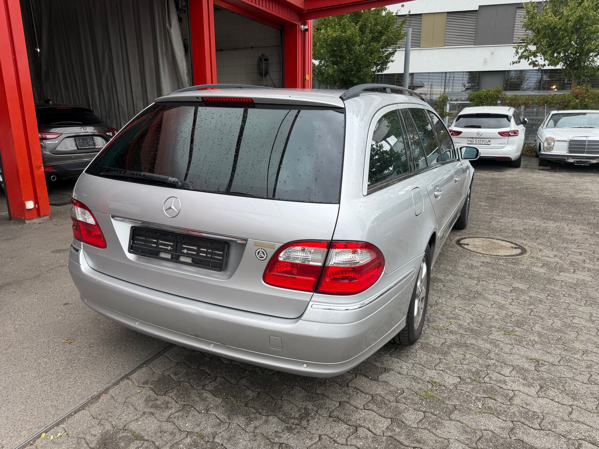 MERCEDES-BENZ E 240 Elégance-image-7