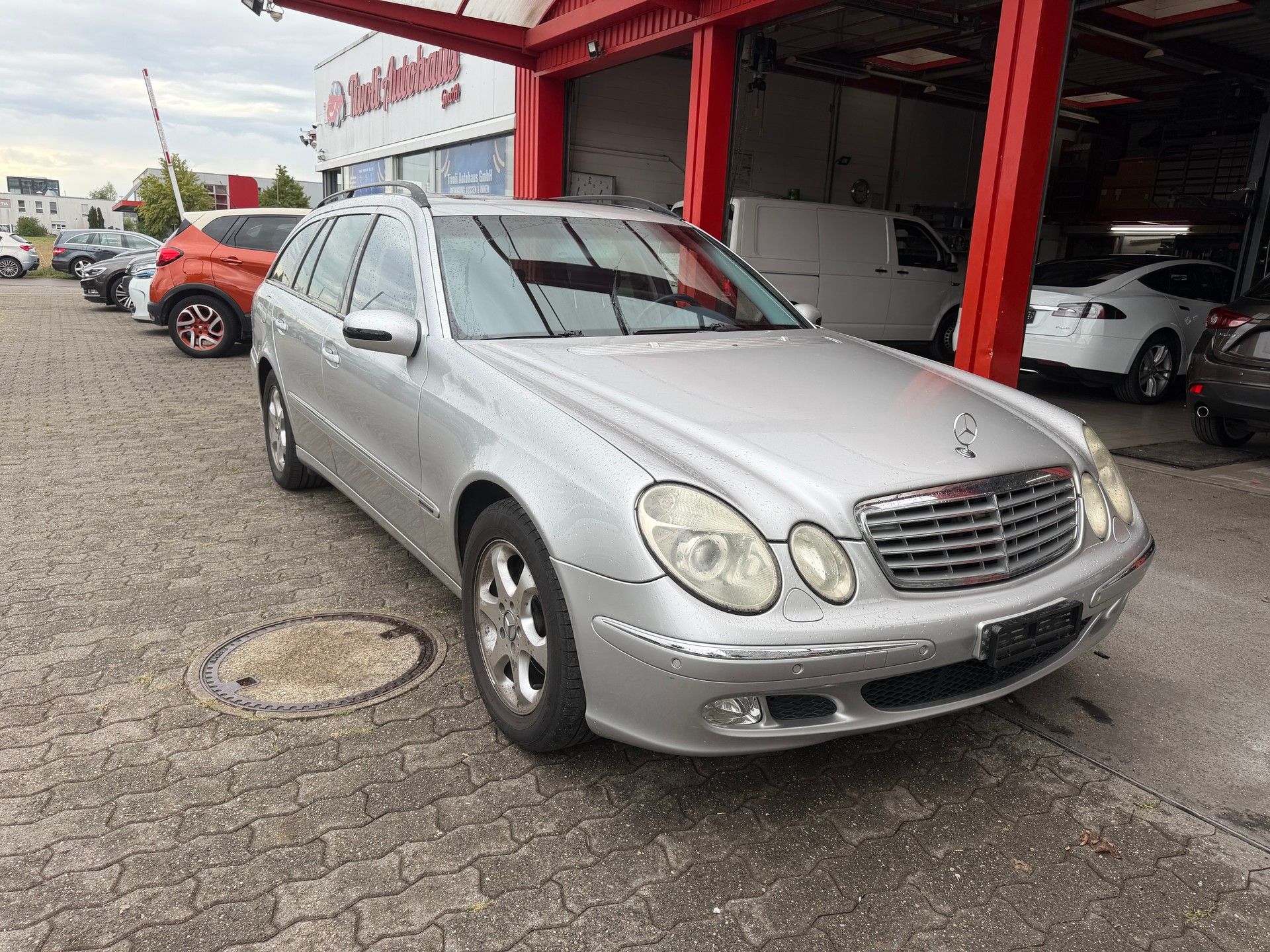 MERCEDES-BENZ E 240 Elégance-image-1