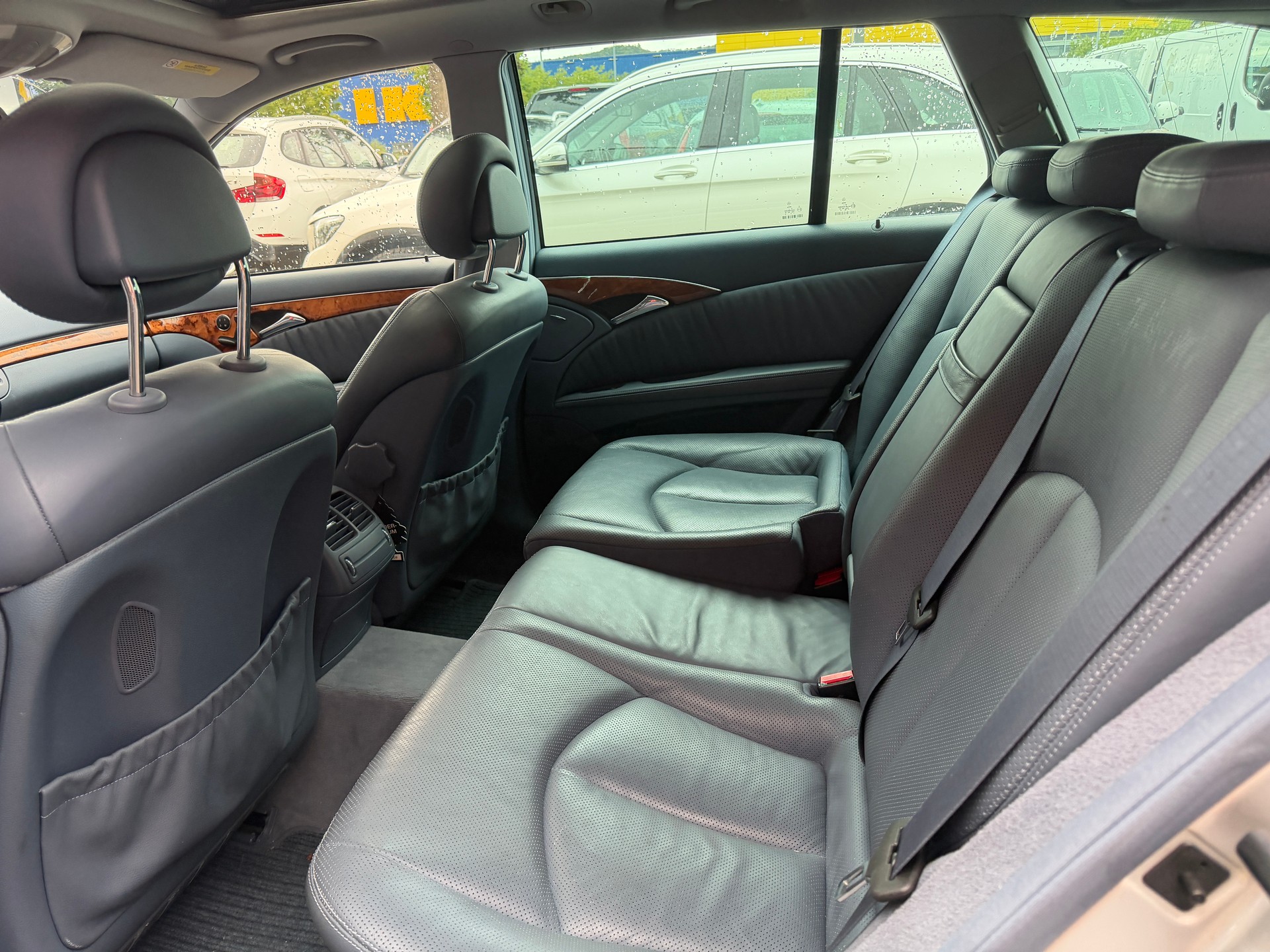 MERCEDES-BENZ E 240 Elégance-image-10