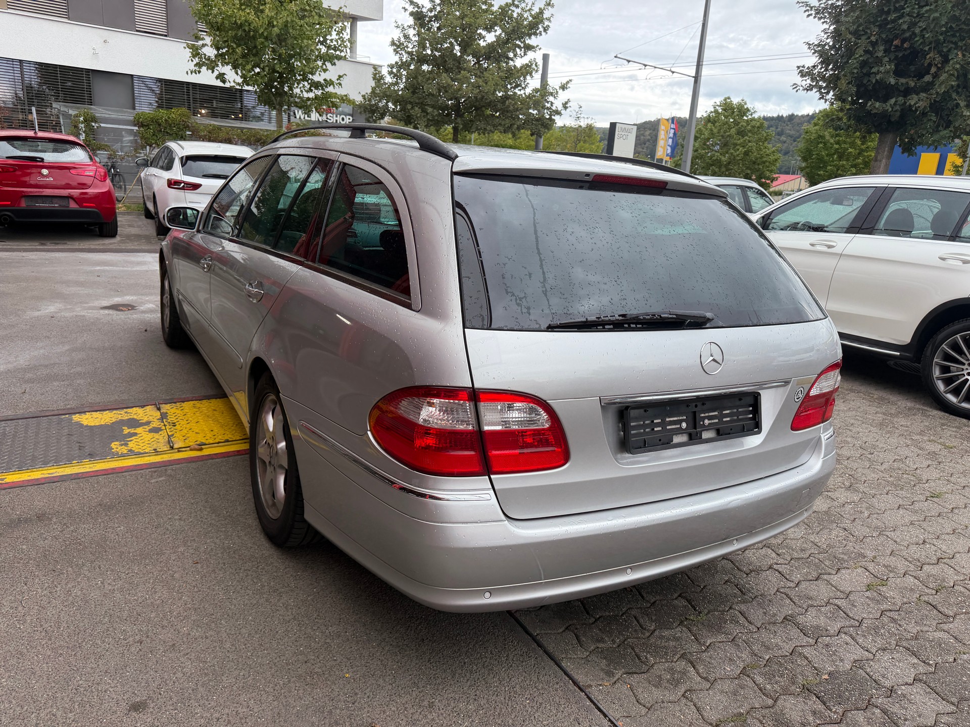 MERCEDES-BENZ E 240 Elégance-image-6