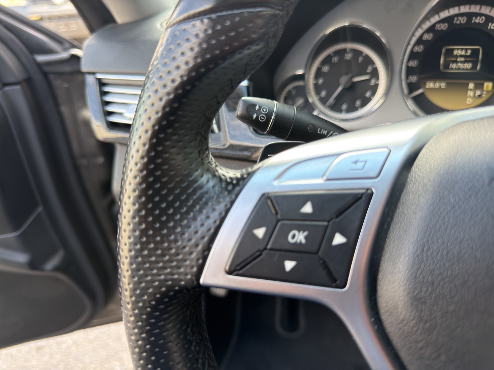 MERCEDES-BENZ E 500 CGI BlueEff. Avantgarde 4Matic 7G-Tronic-image-25