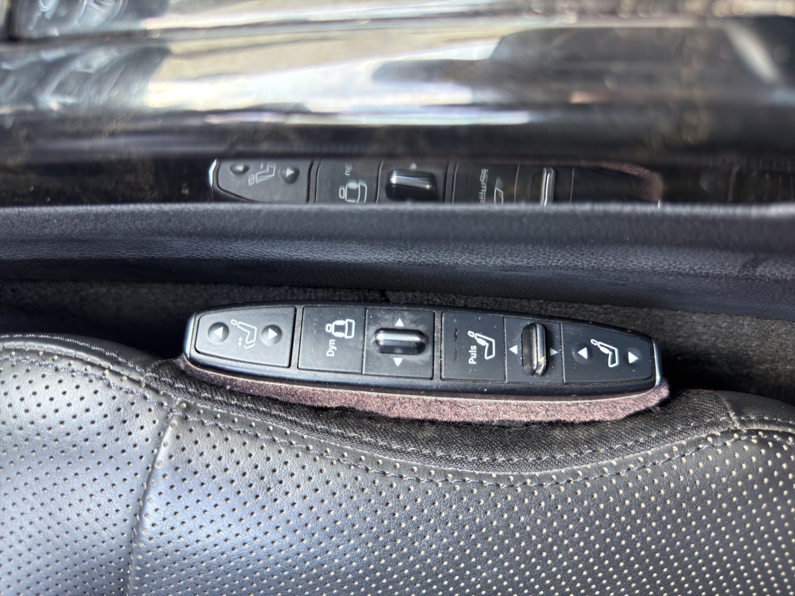 MERCEDES-BENZ E 500 CGI BlueEff. Avantgarde 4Matic 7G-Tronic-image-22