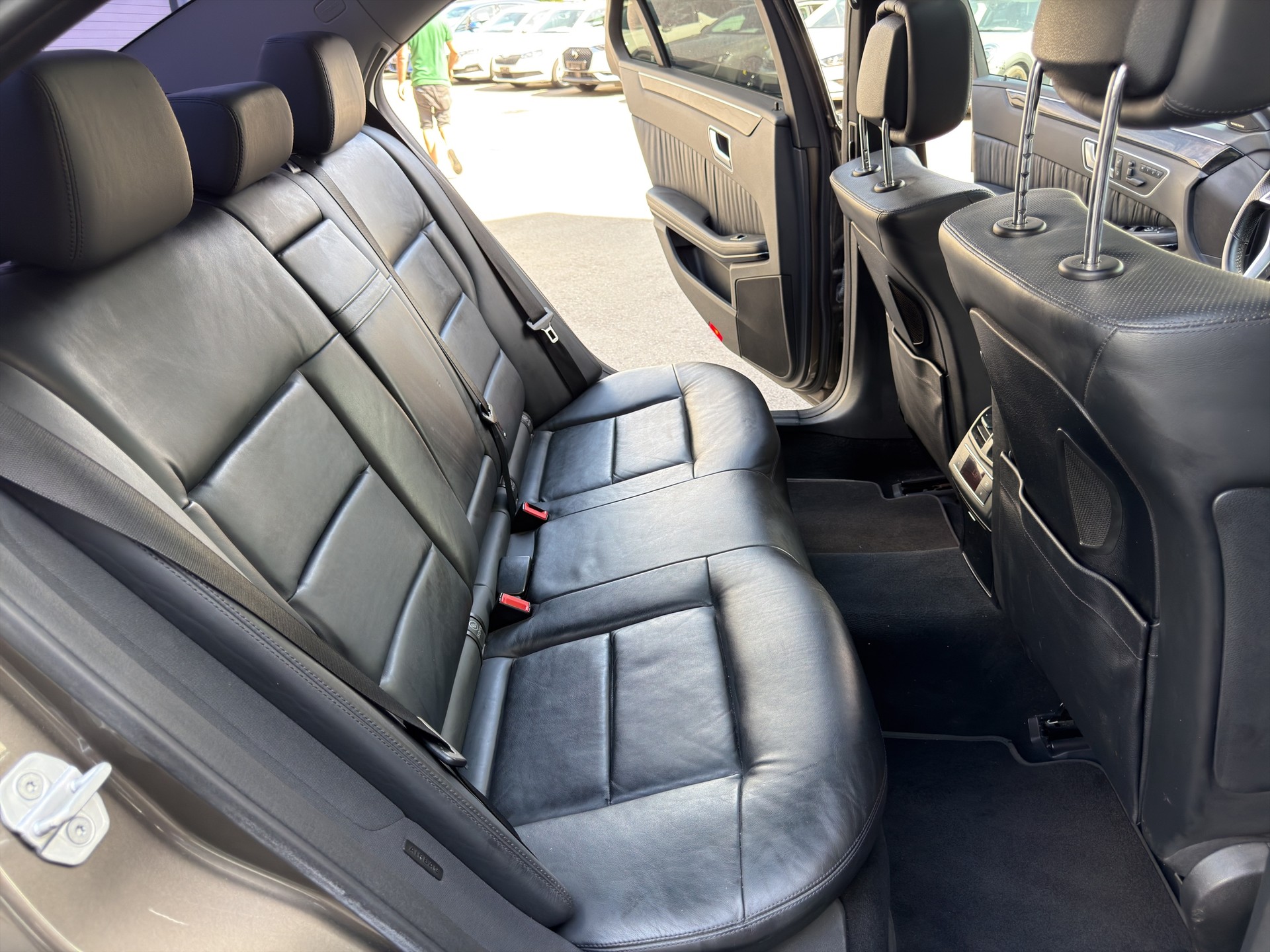 MERCEDES-BENZ E 500 CGI BlueEff. Avantgarde 4Matic 7G-Tronic-image-17