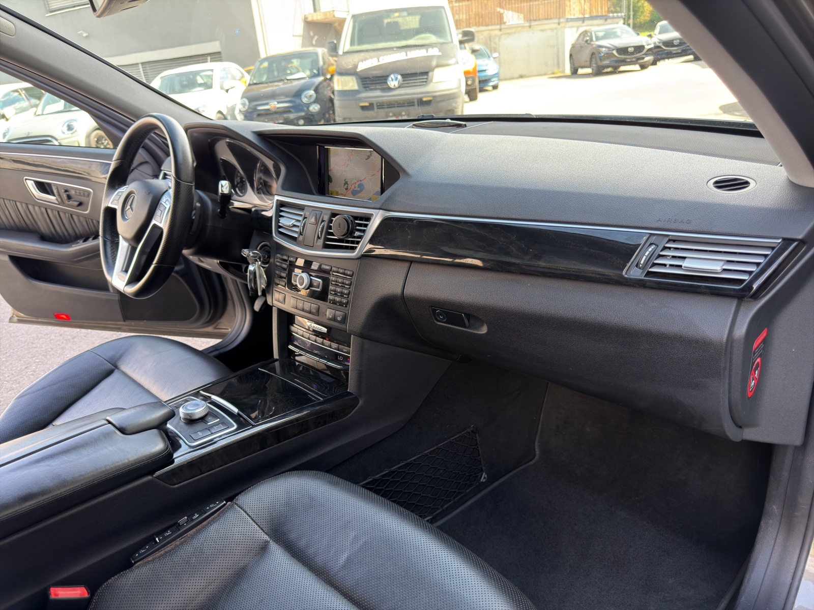 MERCEDES-BENZ E 500 CGI BlueEff. Avantgarde 4Matic 7G-Tronic-image-30