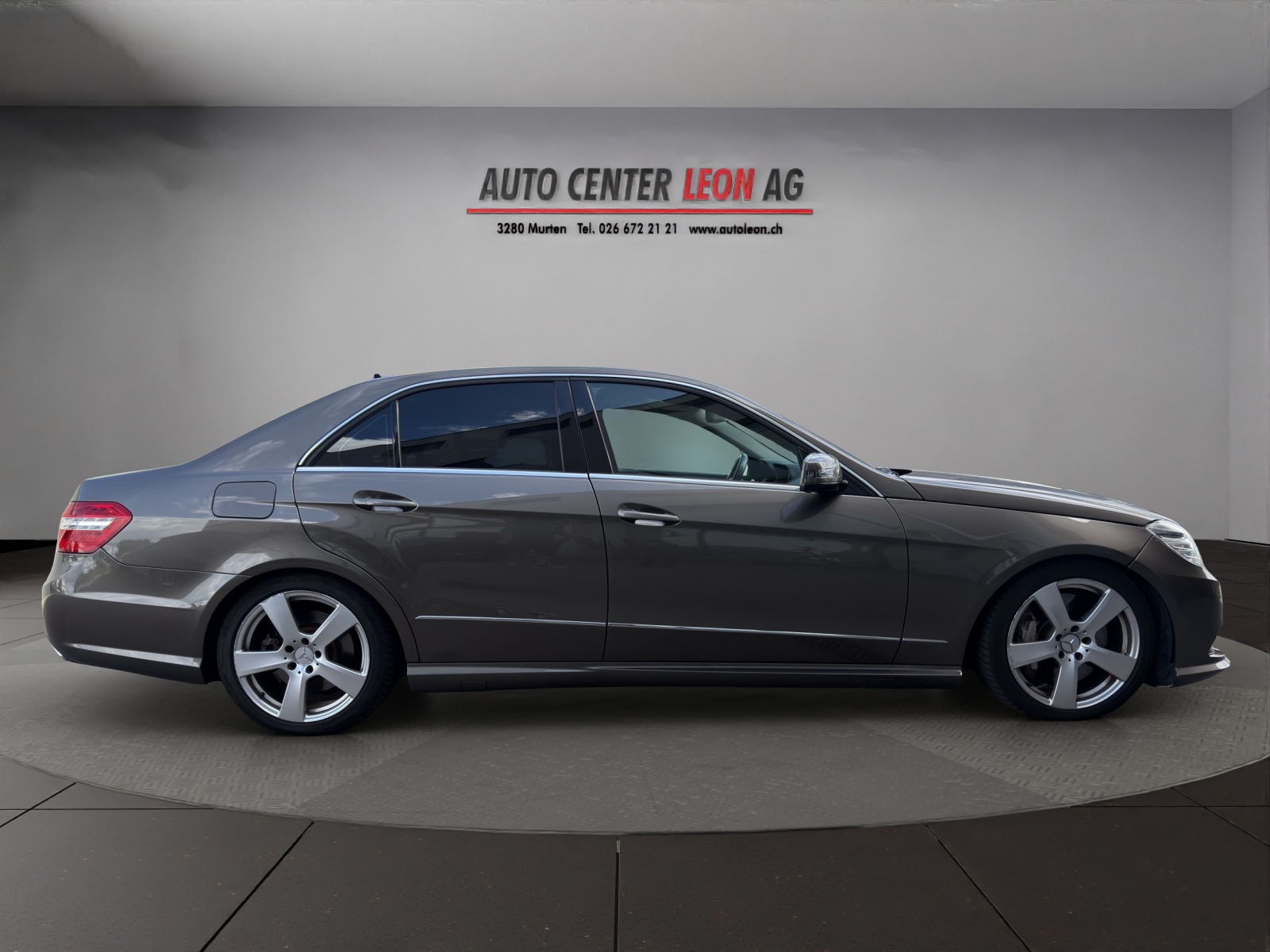 MERCEDES-BENZ E 500 CGI BlueEff. Avantgarde 4Matic 7G-Tronic-image-6