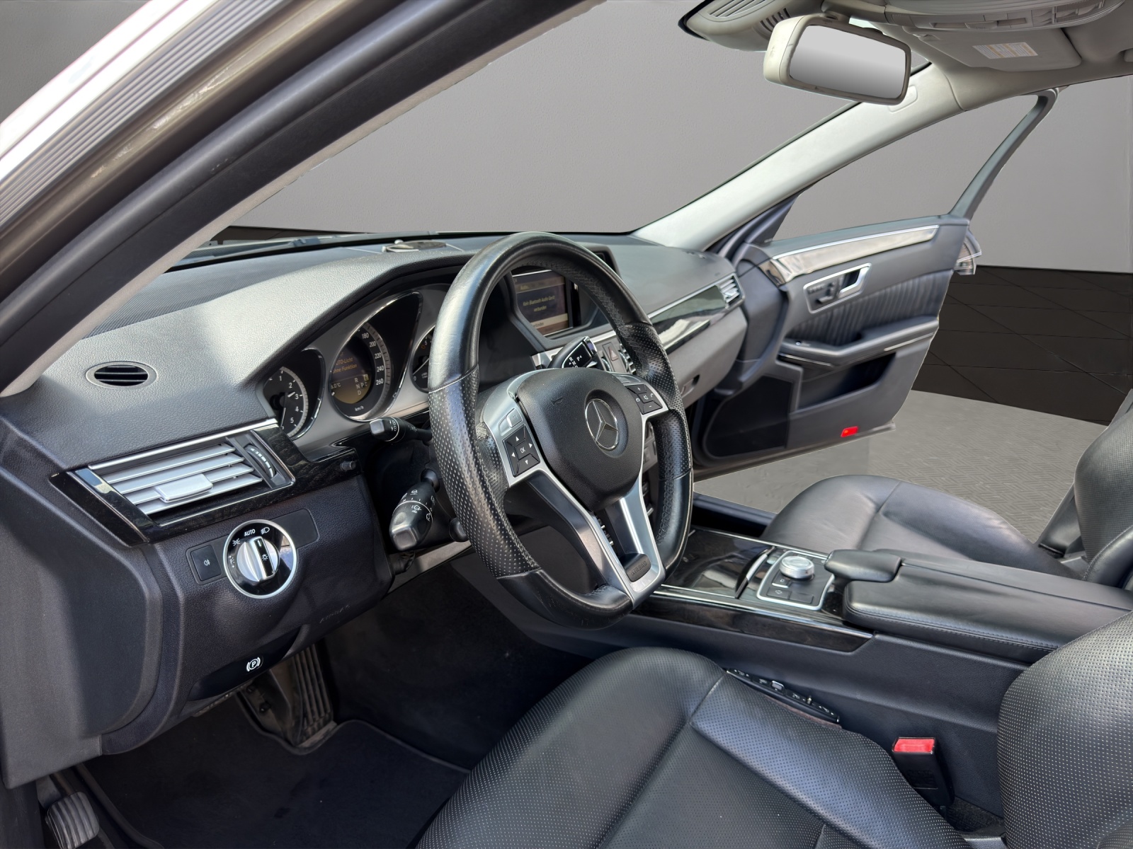 MERCEDES-BENZ E 500 CGI BlueEff. Avantgarde 4Matic 7G-Tronic-image-9