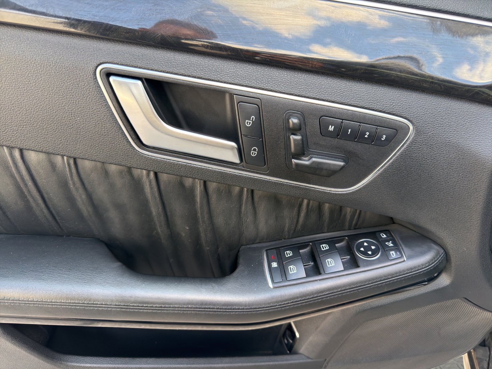 MERCEDES-BENZ E 500 CGI BlueEff. Avantgarde 4Matic 7G-Tronic-image-11