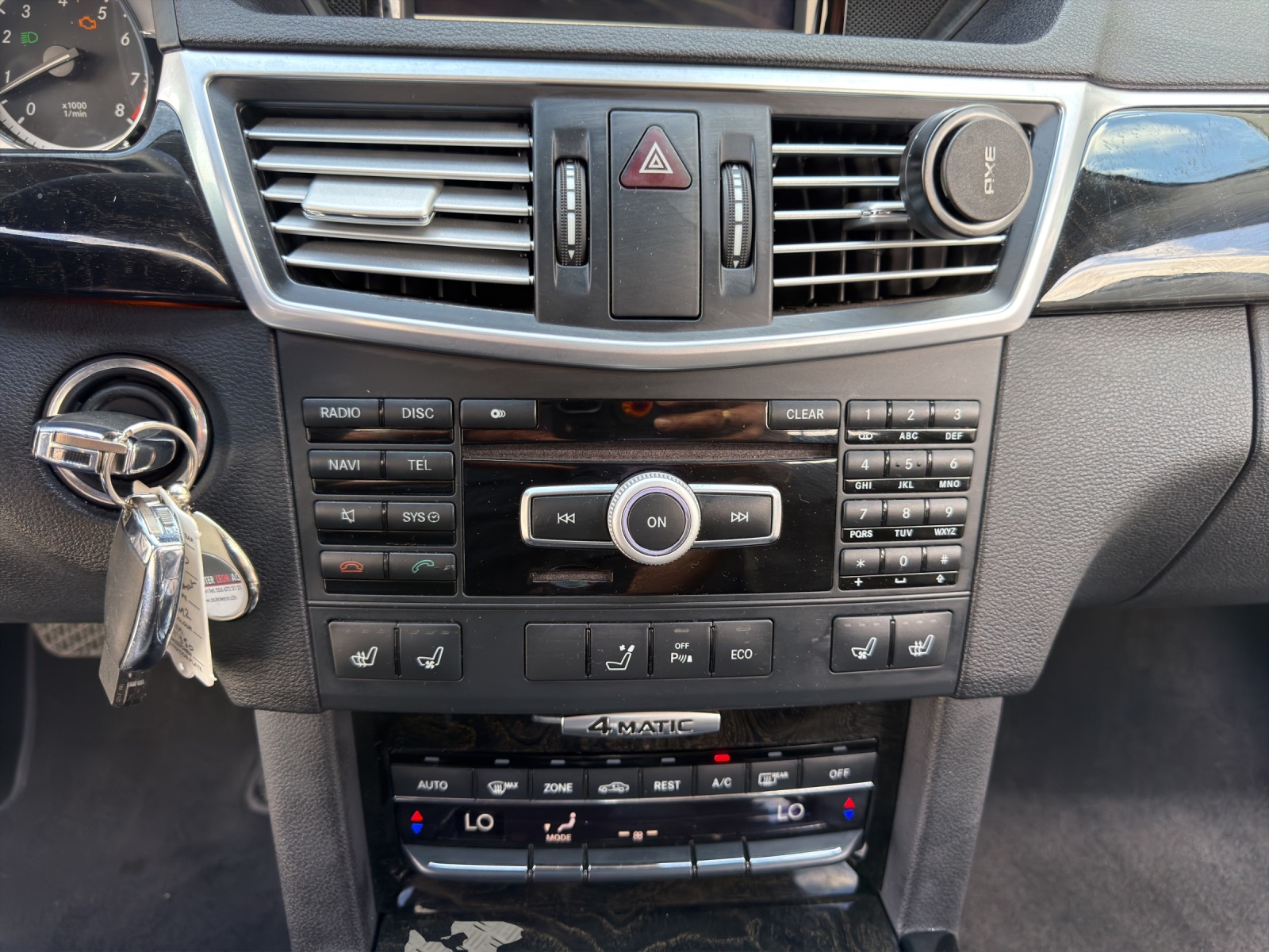 MERCEDES-BENZ E 500 CGI BlueEff. Avantgarde 4Matic 7G-Tronic-image-14