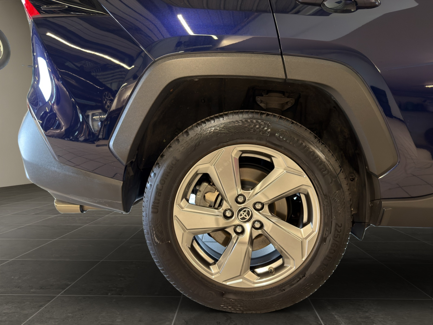 TOYOTA RAV4 2.5 HEV Premium-image-24