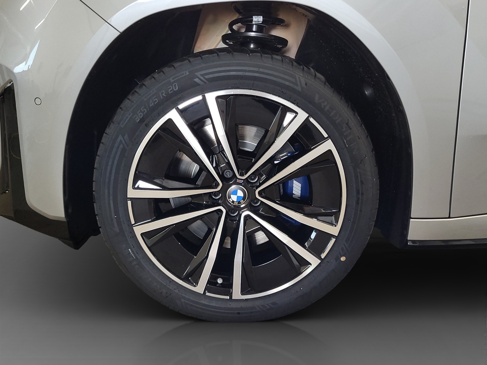 BMW iX3 40 M Sport-image-7