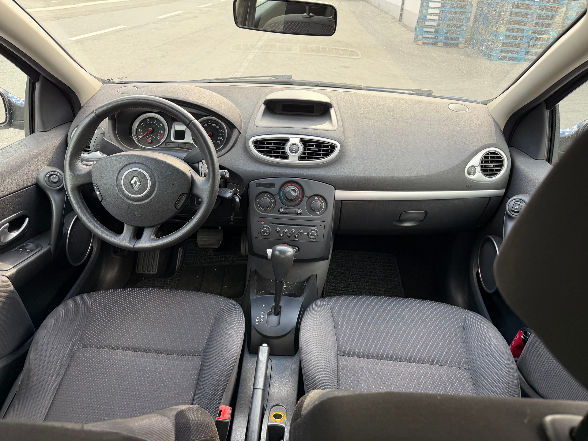 RENAULT Clio 1.6 16V Dynamique-image-2