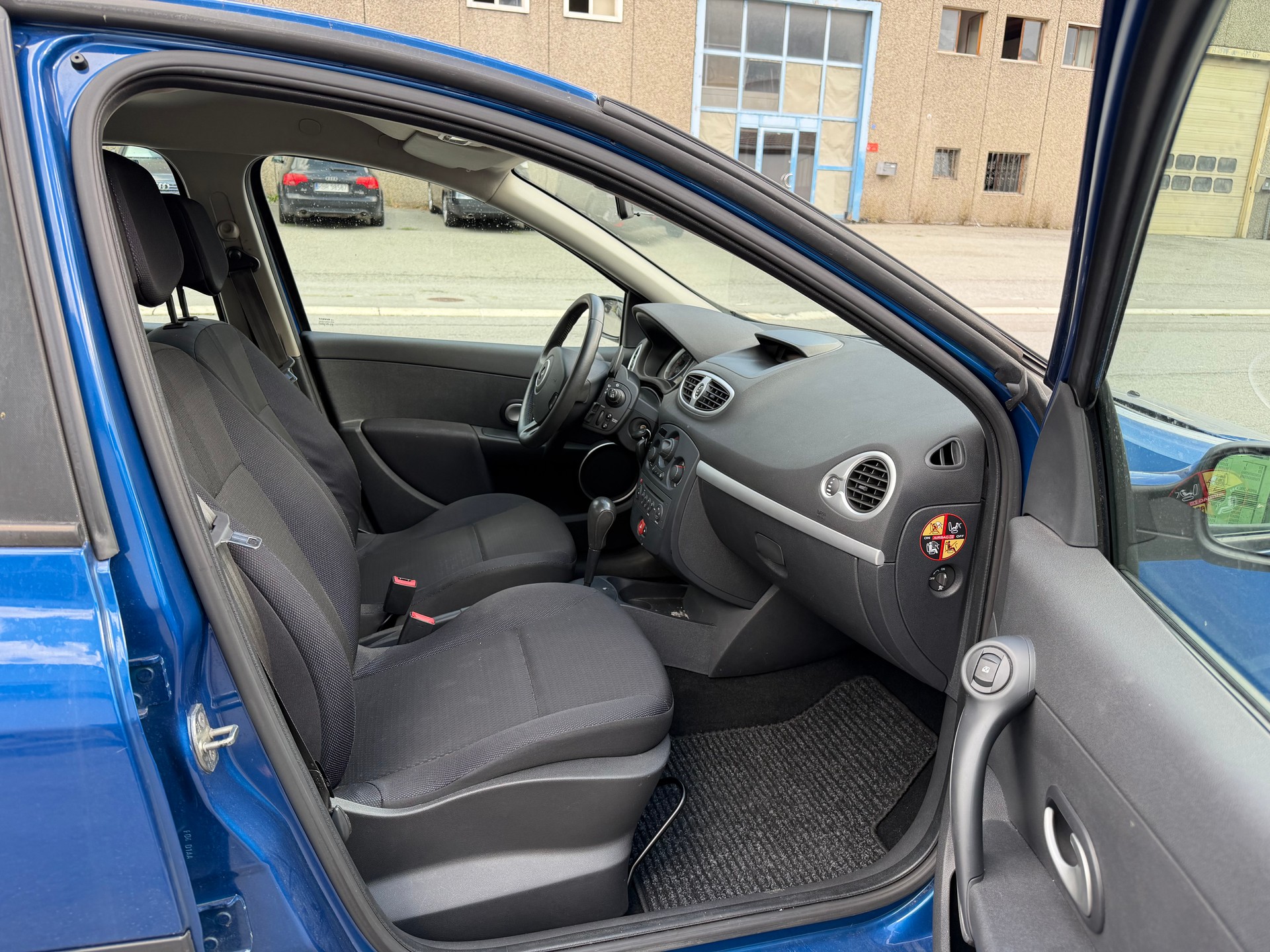 RENAULT Clio 1.6 16V Dynamique-image-7