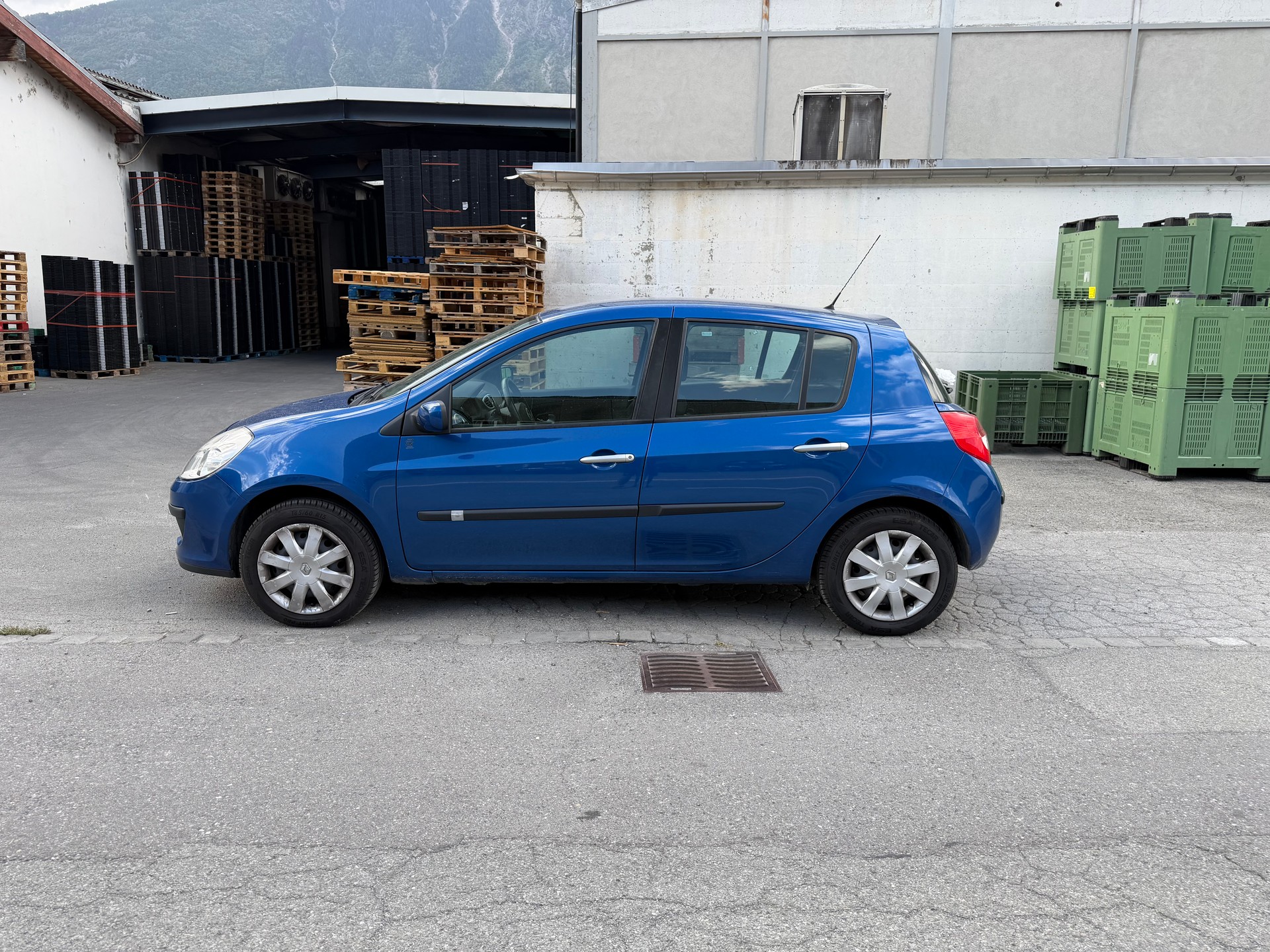 RENAULT Clio 1.6 16V Dynamique-image-1