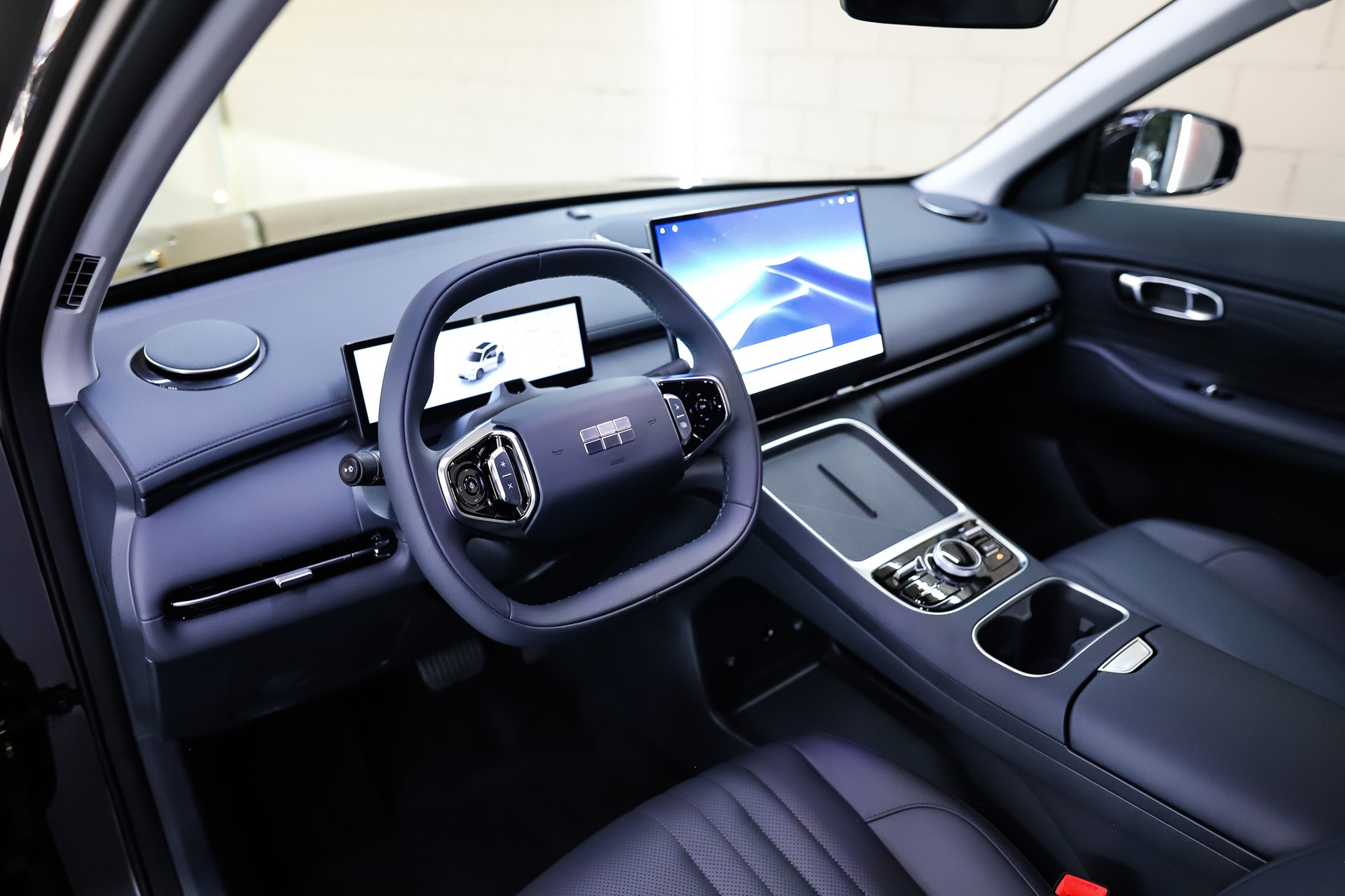 GEELY Starray EM-i Pro+ PHEV *Polar Black*-image-6