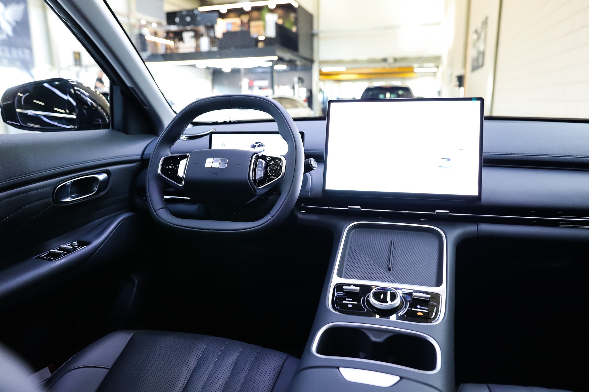 GEELY Starray EM-i Pro+ PHEV *Polar Black*-image-13