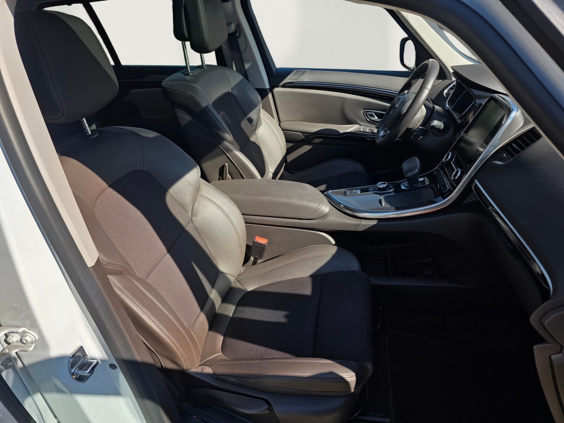 RENAULT Espace 1.6 dCi Swiss Edition EDC-image-12