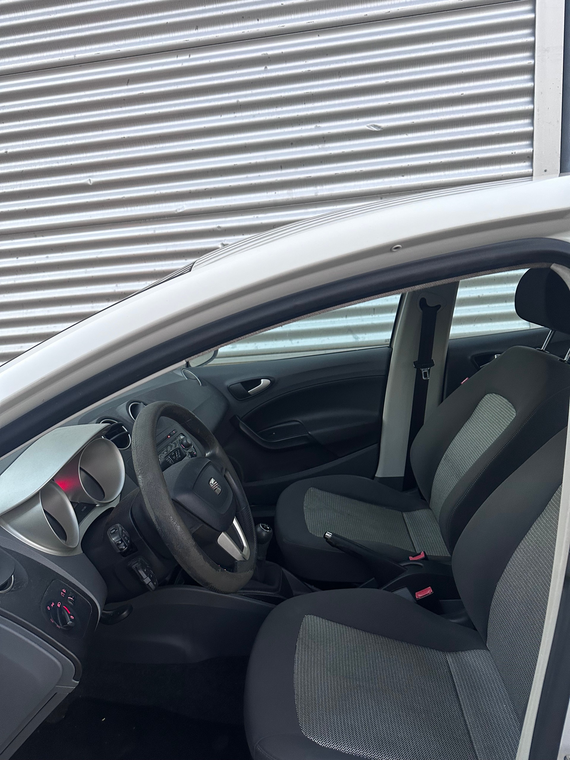 SEAT Ibiza SC 1.6 Sport Frisch ab MFK-image-6