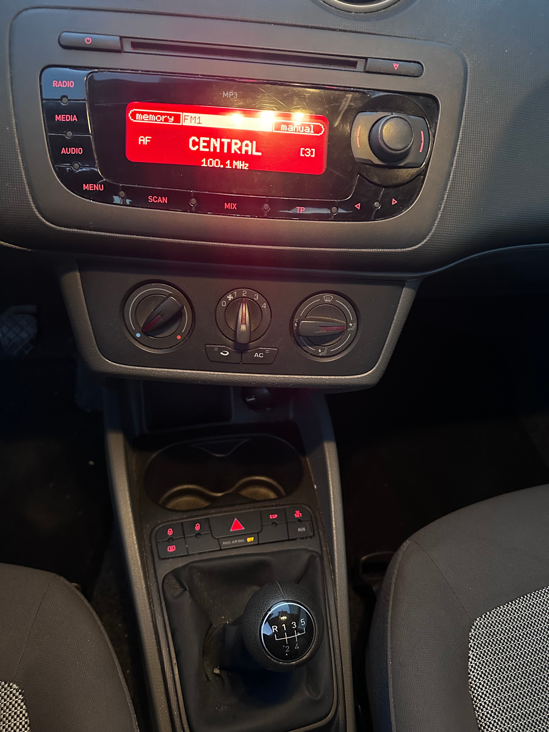 SEAT Ibiza SC 1.6 Sport Frisch ab MFK-image-11