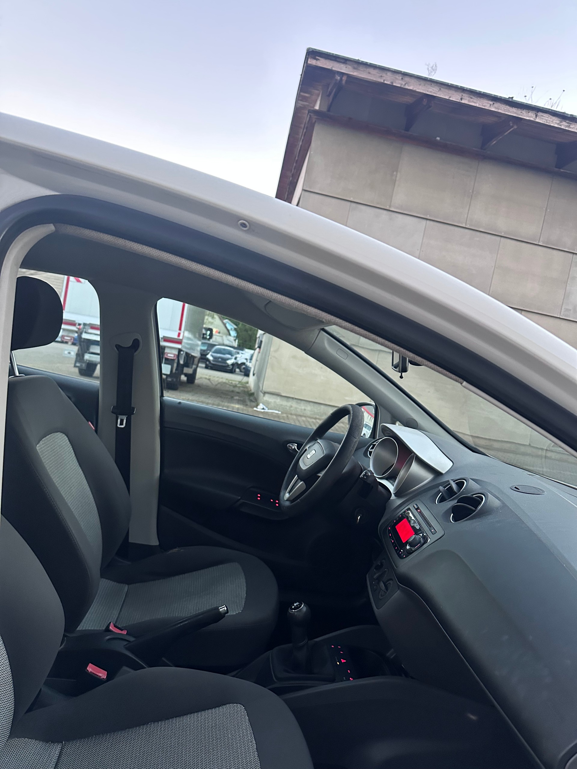 SEAT Ibiza SC 1.6 Sport Frisch ab MFK-image-7