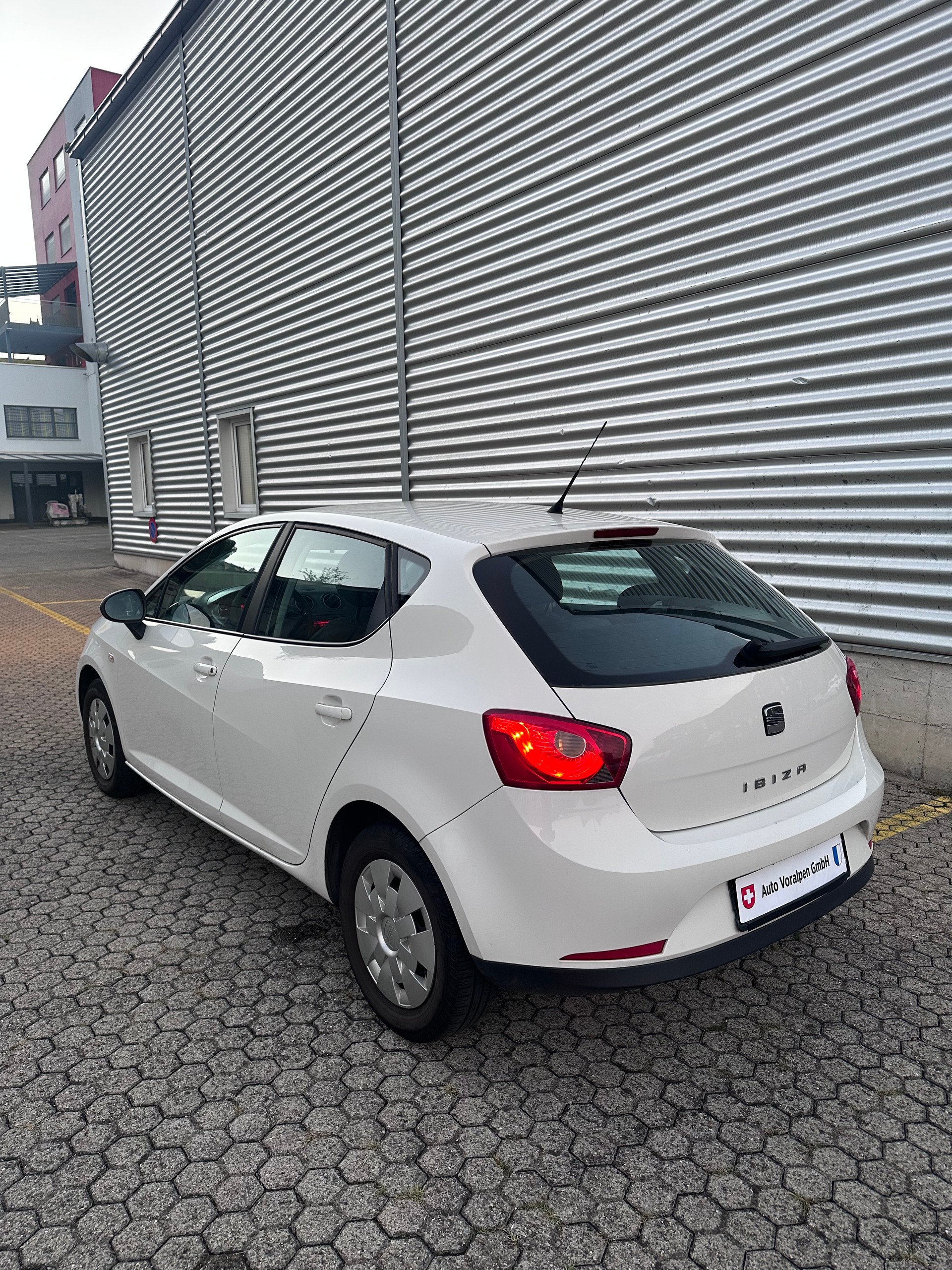 SEAT Ibiza SC 1.6 Sport Frisch ab MFK-image-4