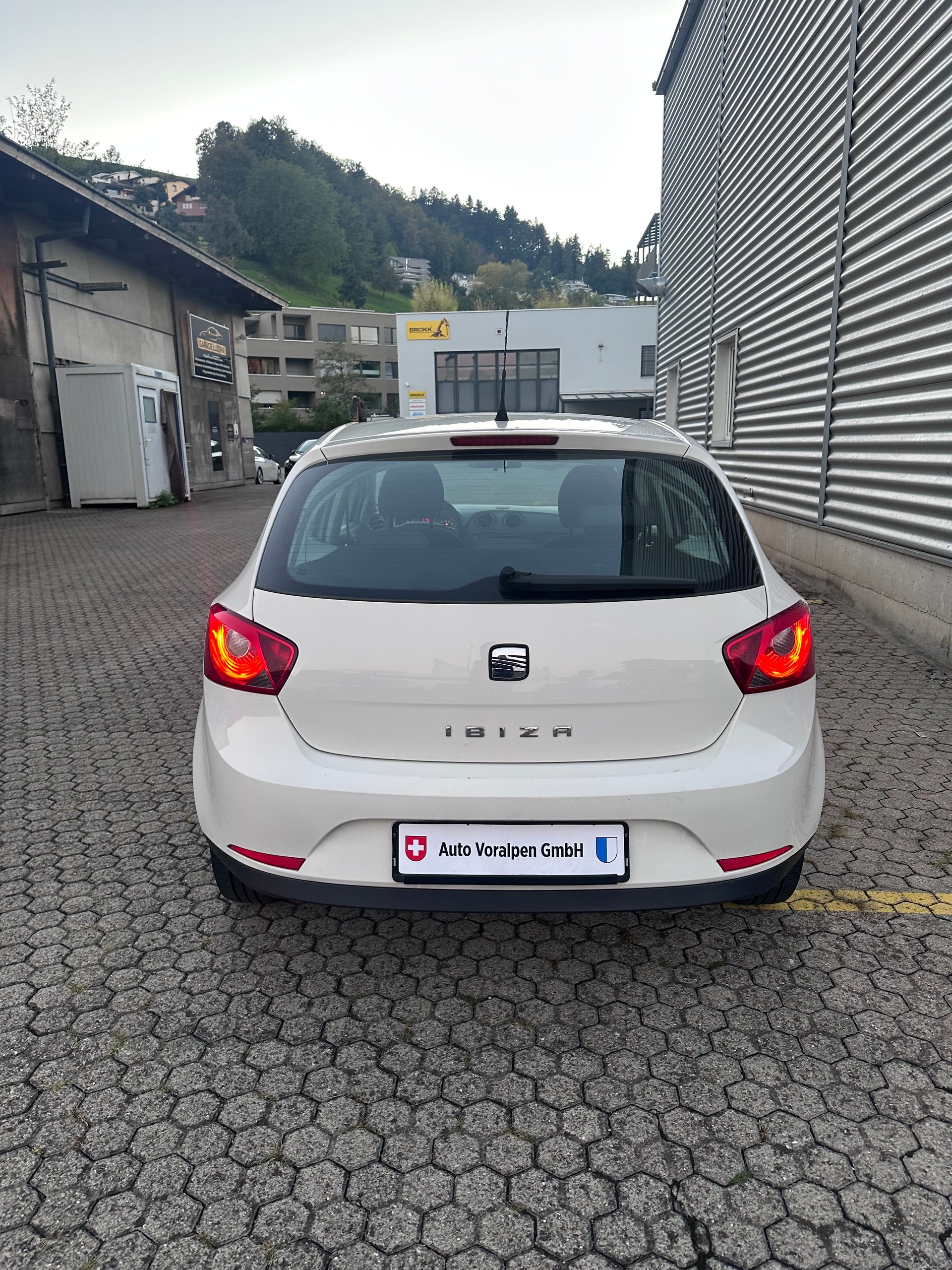 SEAT Ibiza SC 1.6 Sport Frisch ab MFK-image-3