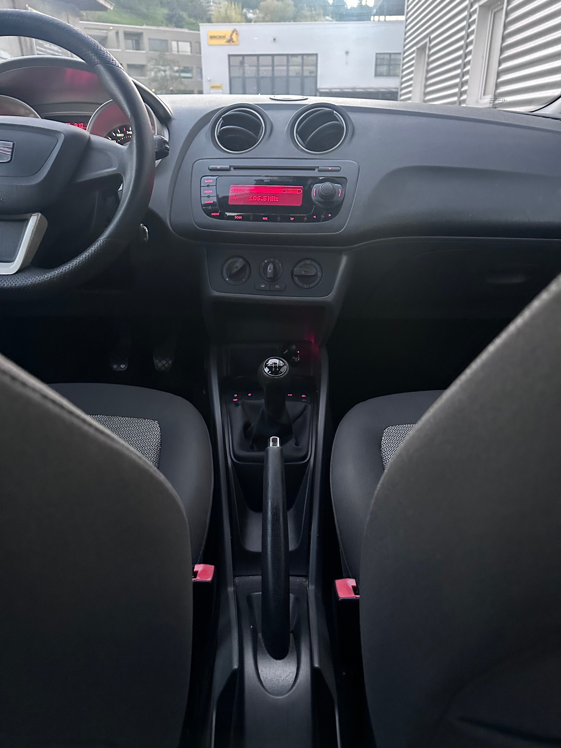 SEAT Ibiza SC 1.6 Sport Frisch ab MFK-image-10